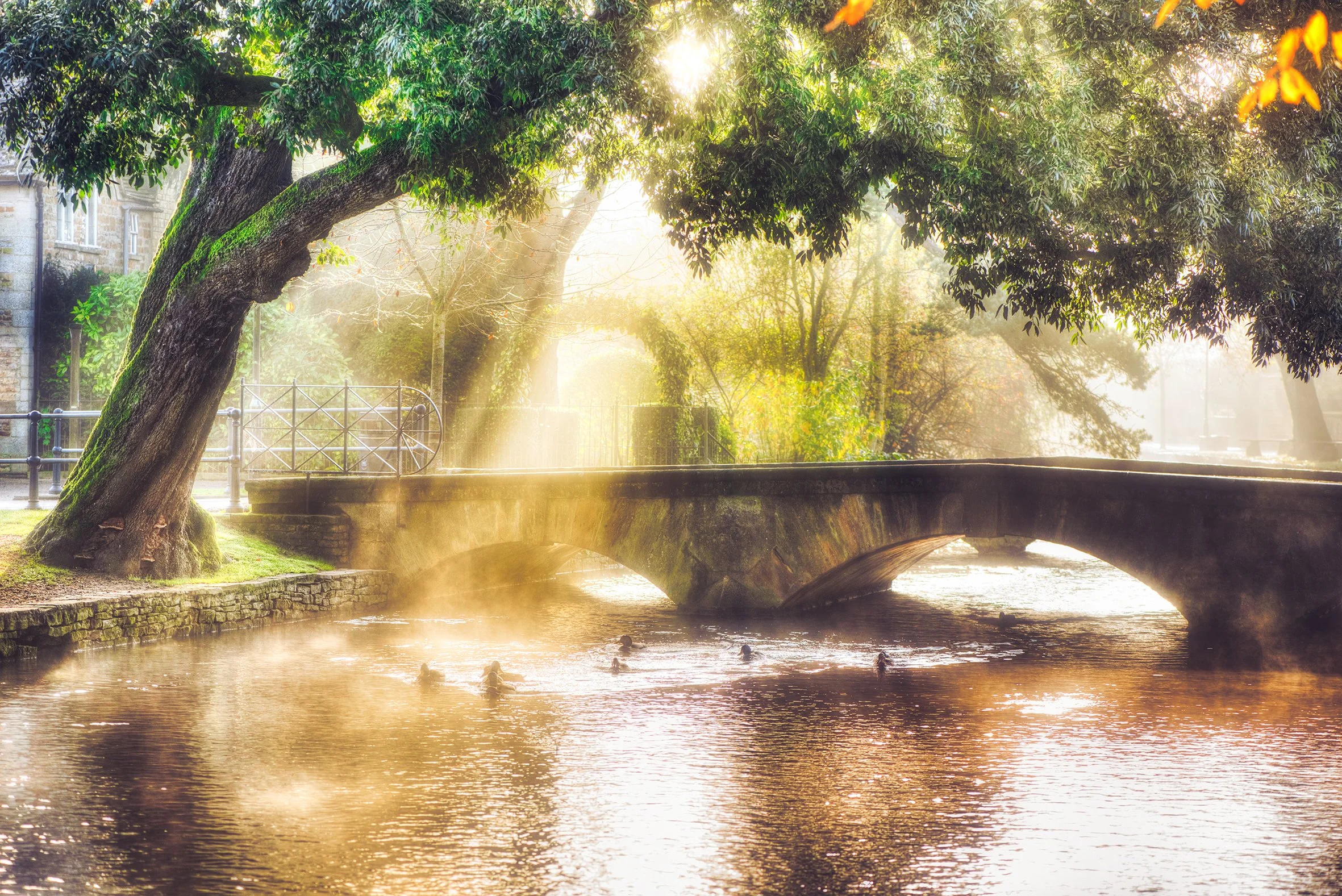 120 cm x 80 cm Canvas Print Bourton on the Water05005