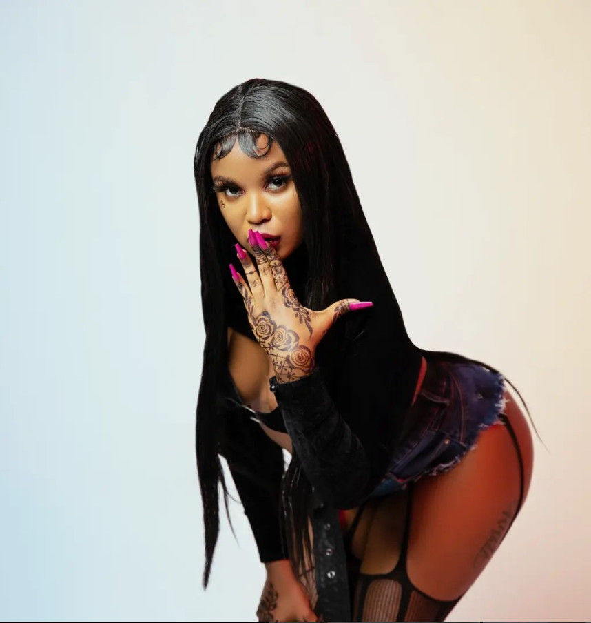 Dyana Cods Secures Her First Number 1 Hit with “Set It”