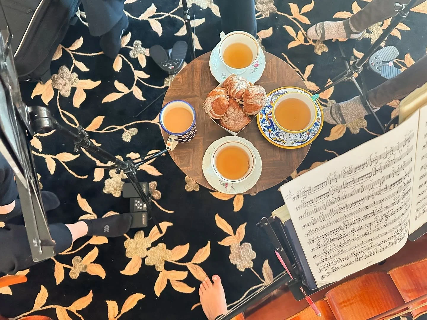 Quartet musicians and chamber music teachers talk a lot about &ldquo;playing to the center of the quartet&rdquo; &mdash; imagining your sounds and energies coalescing in between the four stands to really make the magic happen! We are here to tell you