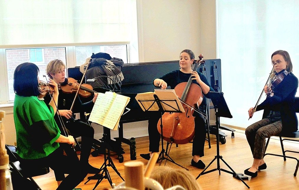 We had such a wonderful warm time on the absolutely freezing day yesterday playing Mozart and Dorothy Rudd Moore for the incredible community of @cscnyct in White Plains, NY! The audience cozied up on a big sectional sofa, chairs, and armchairs, and 