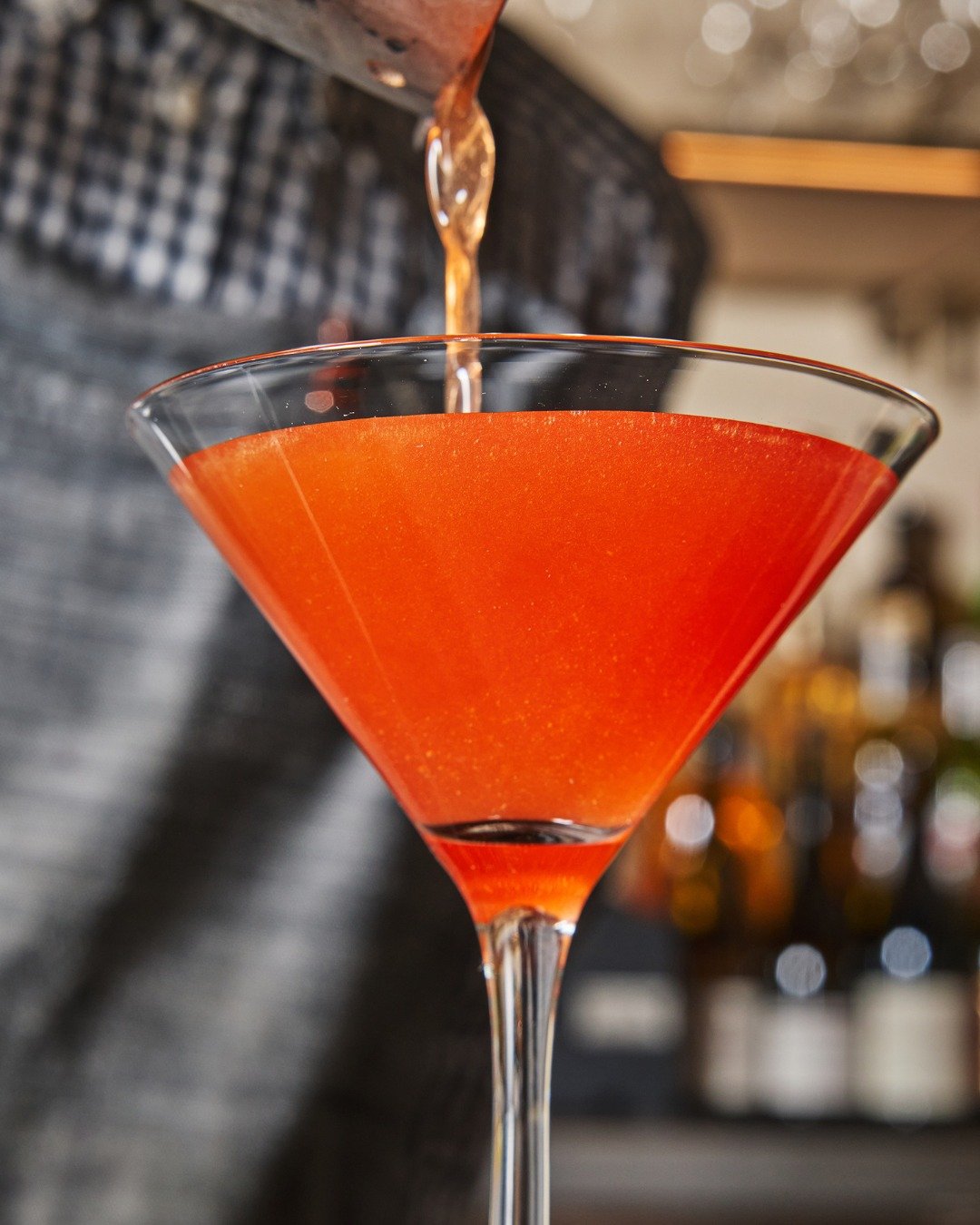 The sun&rsquo;s out, the patio&rsquo;s open, and our Air France cocktail is officially cleared for takeoff ✈️

📷 @briansamuelsphotography