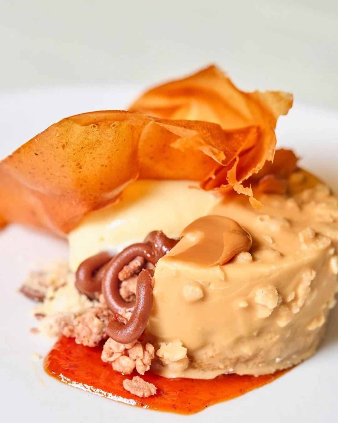 Pumpkin Torte | dulcey cr&egrave;meux, malt crunch, pumpkin cake 

📸 @briansamuelsphotography