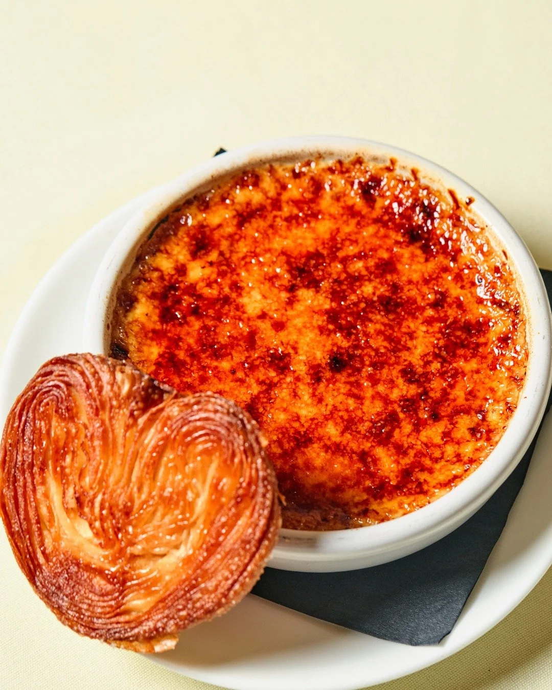 Save room&hellip; your Cr&egrave;me Br&ucirc;l&eacute;e is waiting.

📸 @briansamuelsphotography
