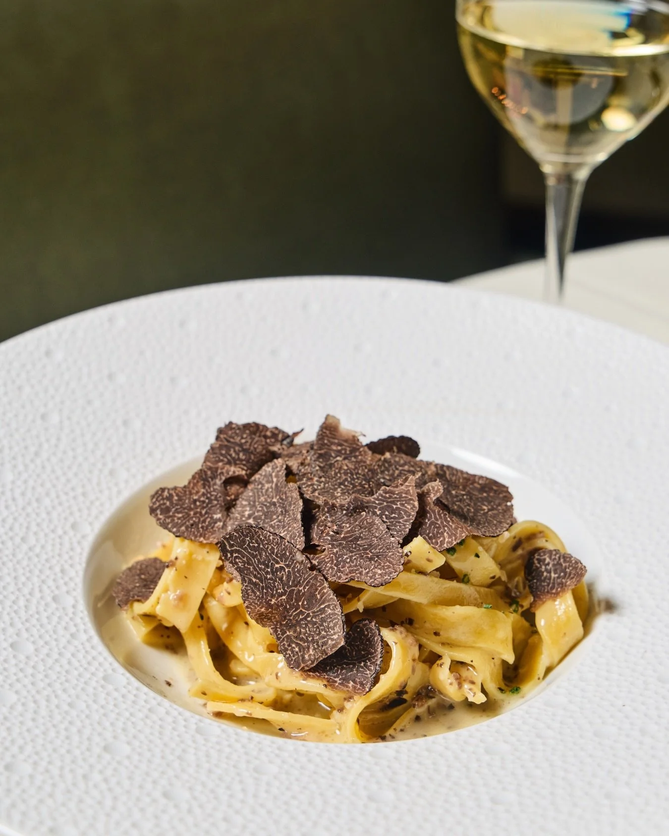 Truffles are our love language 🥂Happy Valentine&rsquo;s Day from Bistro du Midi! Join us this long weekend for Chef Robert&rsquo;s Tasting Menu in the Dining Room, brunch in the Bistro, and bites at the bar.

📸: @briansamuelsphotography