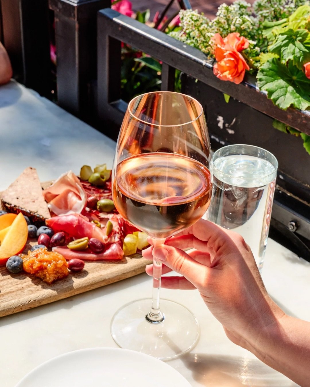 Spring is here and our patio is officially open. See you in Back Bay!

📸 @briansamuelsphotography