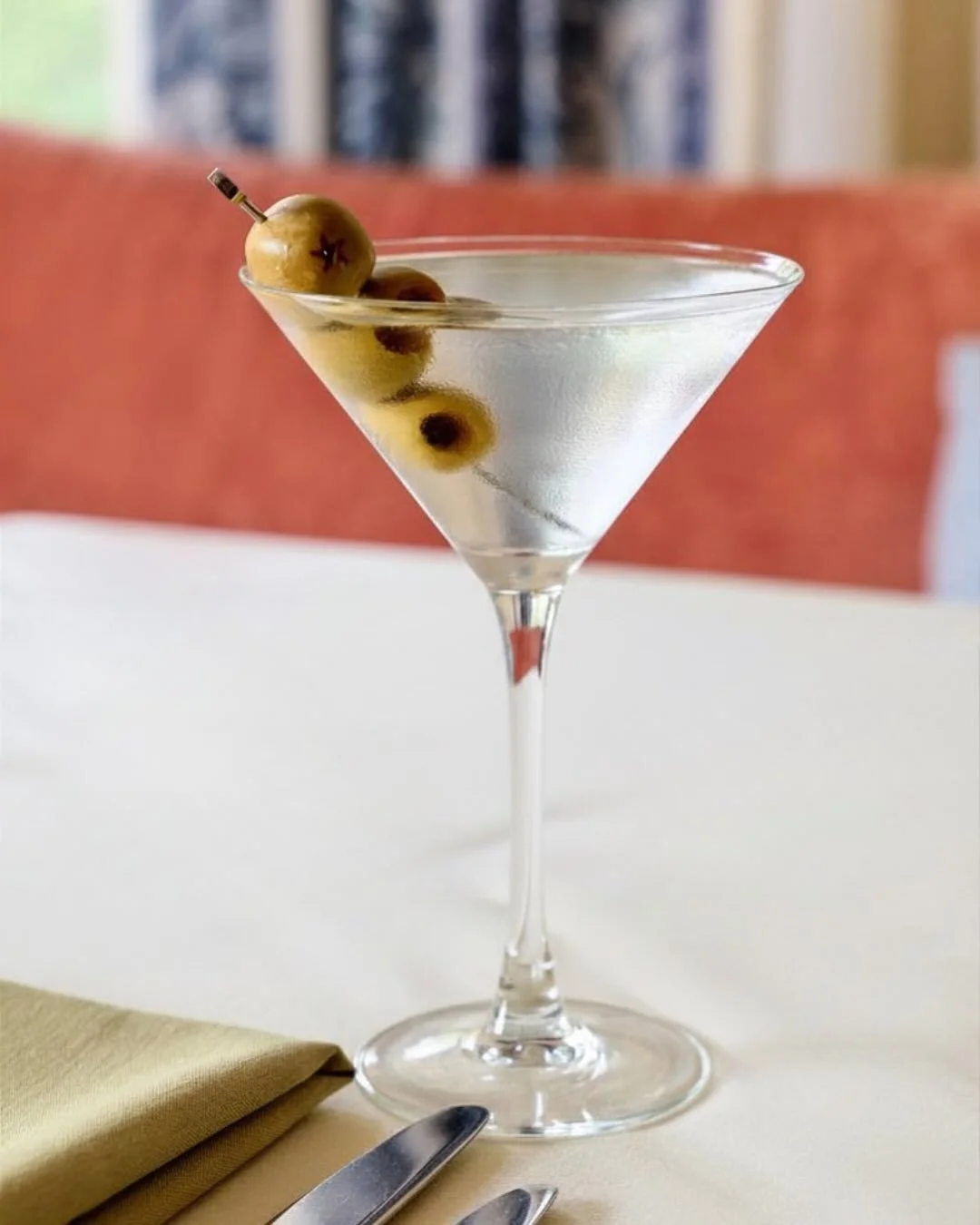 Cheers to the weekend 🍸

📸 @briansamuelsphotography
