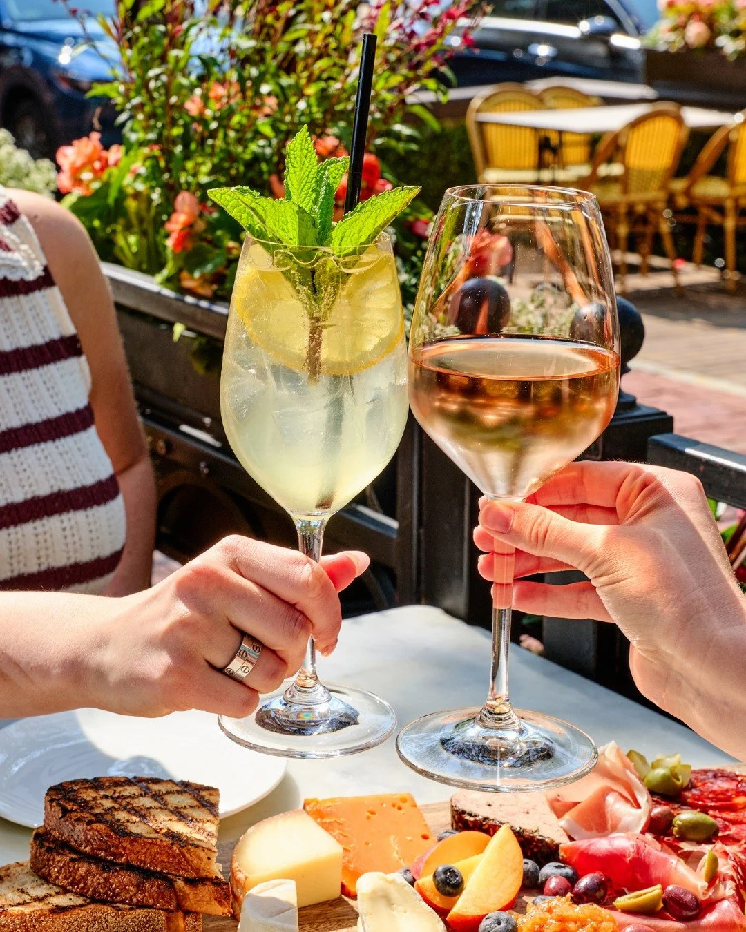 Bonjour, patio season. We'll see you this weekend.

📸 @briansamuelsphotography