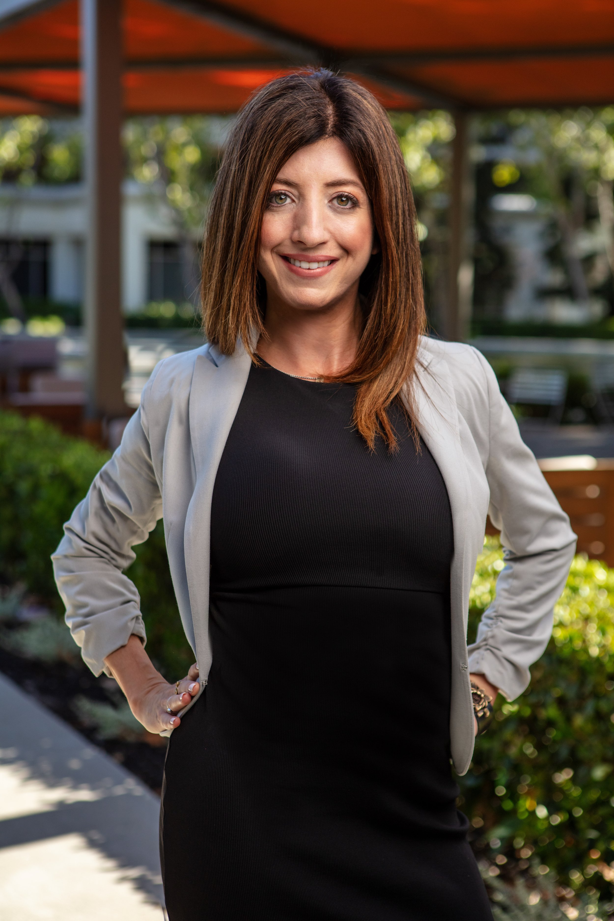 WealthCreativeTomrenExteriorHeadshots-7.jpg