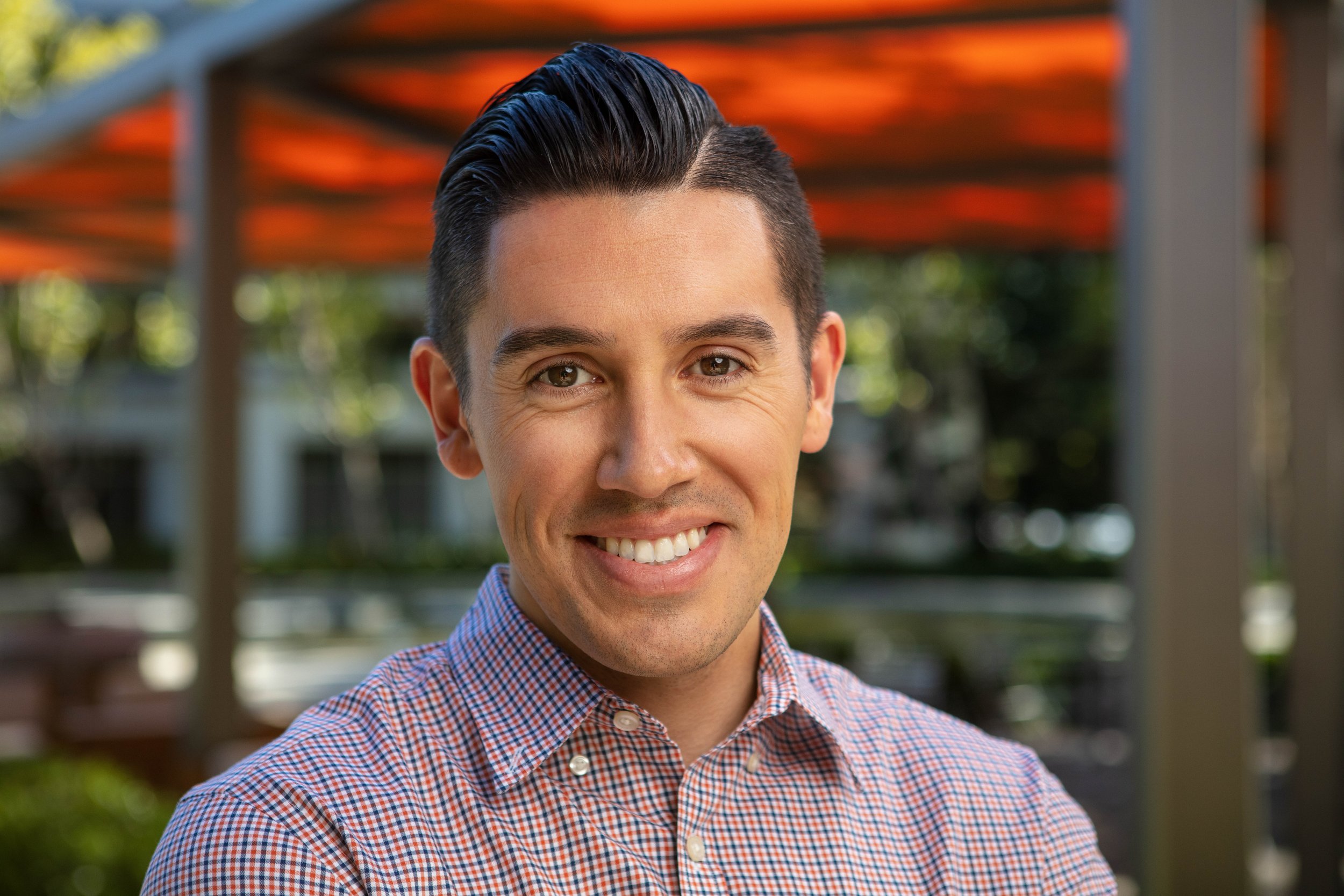 WealthCreativeTomrenExteriorHeadshots-1.jpg