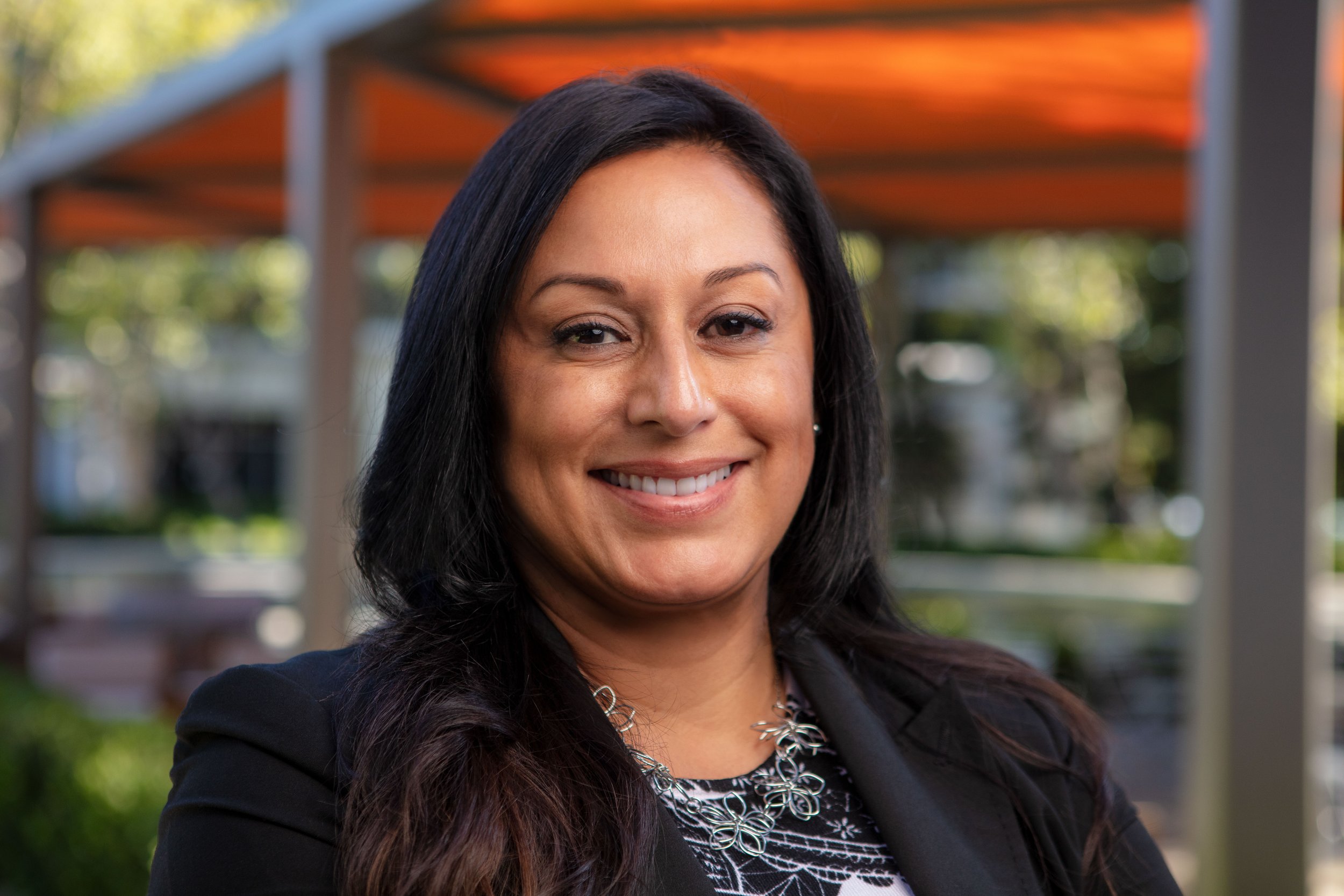 WealthCreativeTomrenExteriorHeadshots-18.jpg