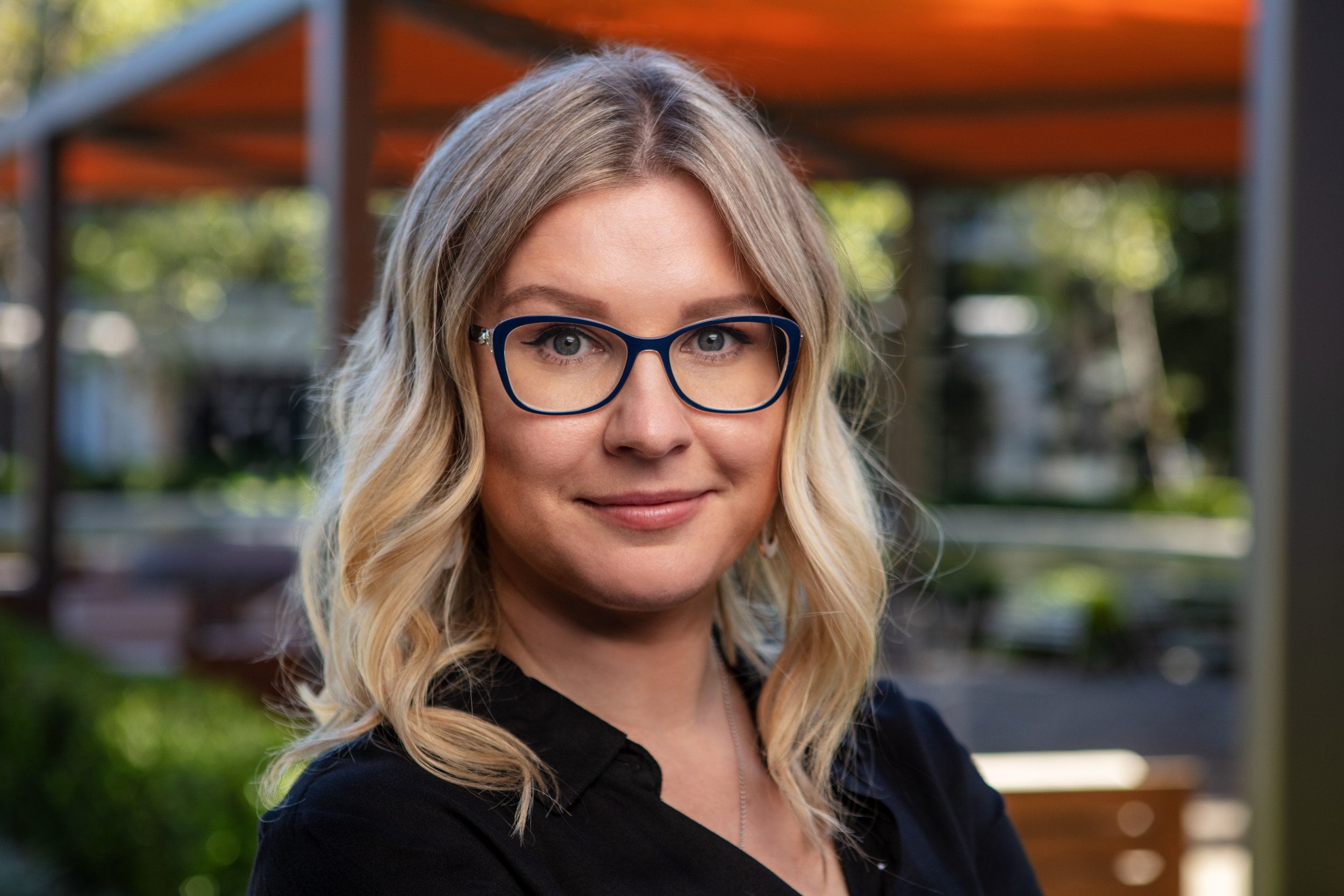 WealthCreativeTomrenExteriorHeadshots-16.jpg