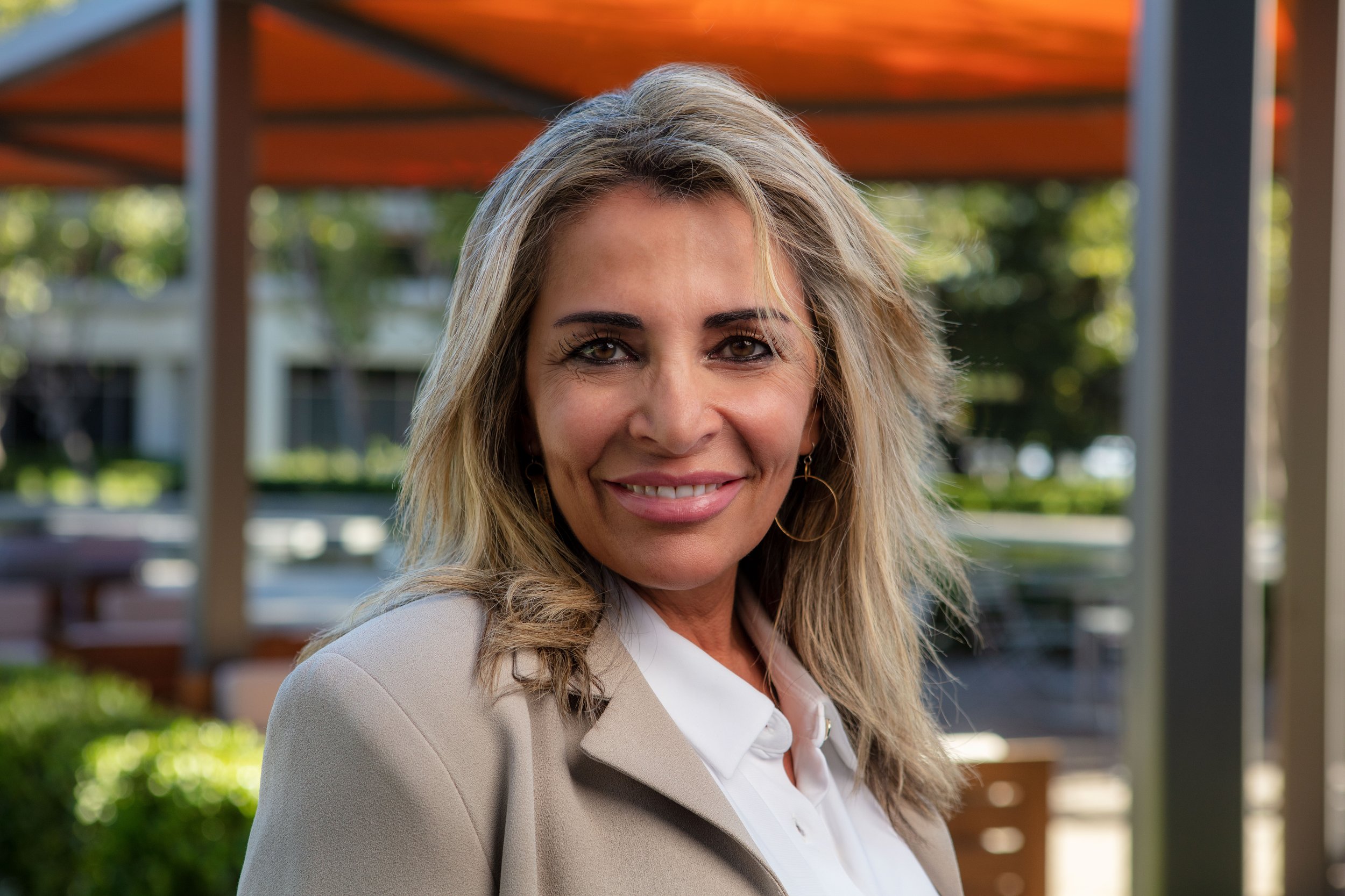 WealthCreativeTomrenExteriorHeadshots-19.jpg