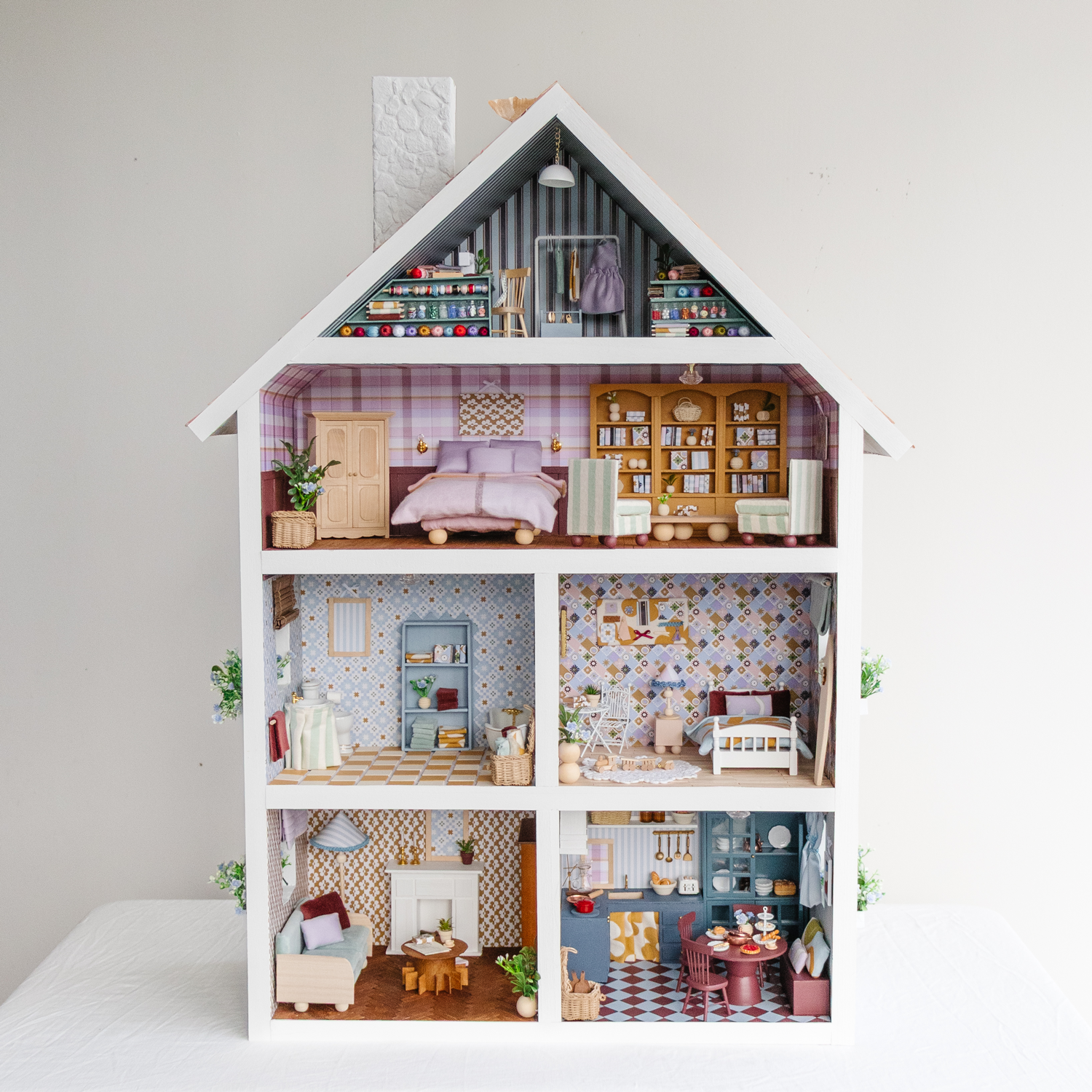 How-To-Build-A-Dollhouse-(3-of-13).png