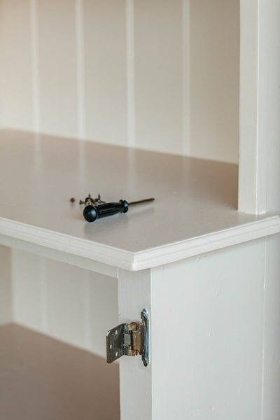 1Before-and-After-DIY-Upcycled-Bookshelf-and-Hutch-_1-of-12_600x600.jpeg