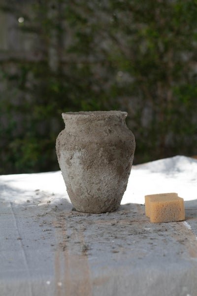 DIY-Stone-Vase-Using-Concrete-_4-of-6_600x600.jpeg
