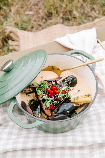 Thai-Coconut-Mussels-with-Toasted-Coriander-Garlic-Buttered-Sourdough_Smor-Kitchen_Jaharn-Quinn-_9-of-14_600x600.jpeg