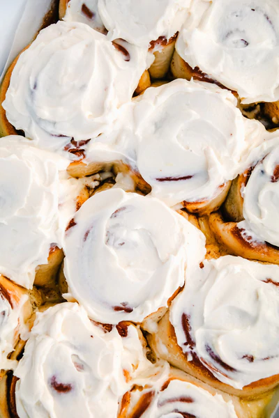 5Super-Soft-Cinnamon-Rolls-with-Fluffy-Cream-Cheese-Icing-Recipe-by-Jaharn-Quinn-from-Smor-Kitchen-_3-of-8_600x600 copy.png