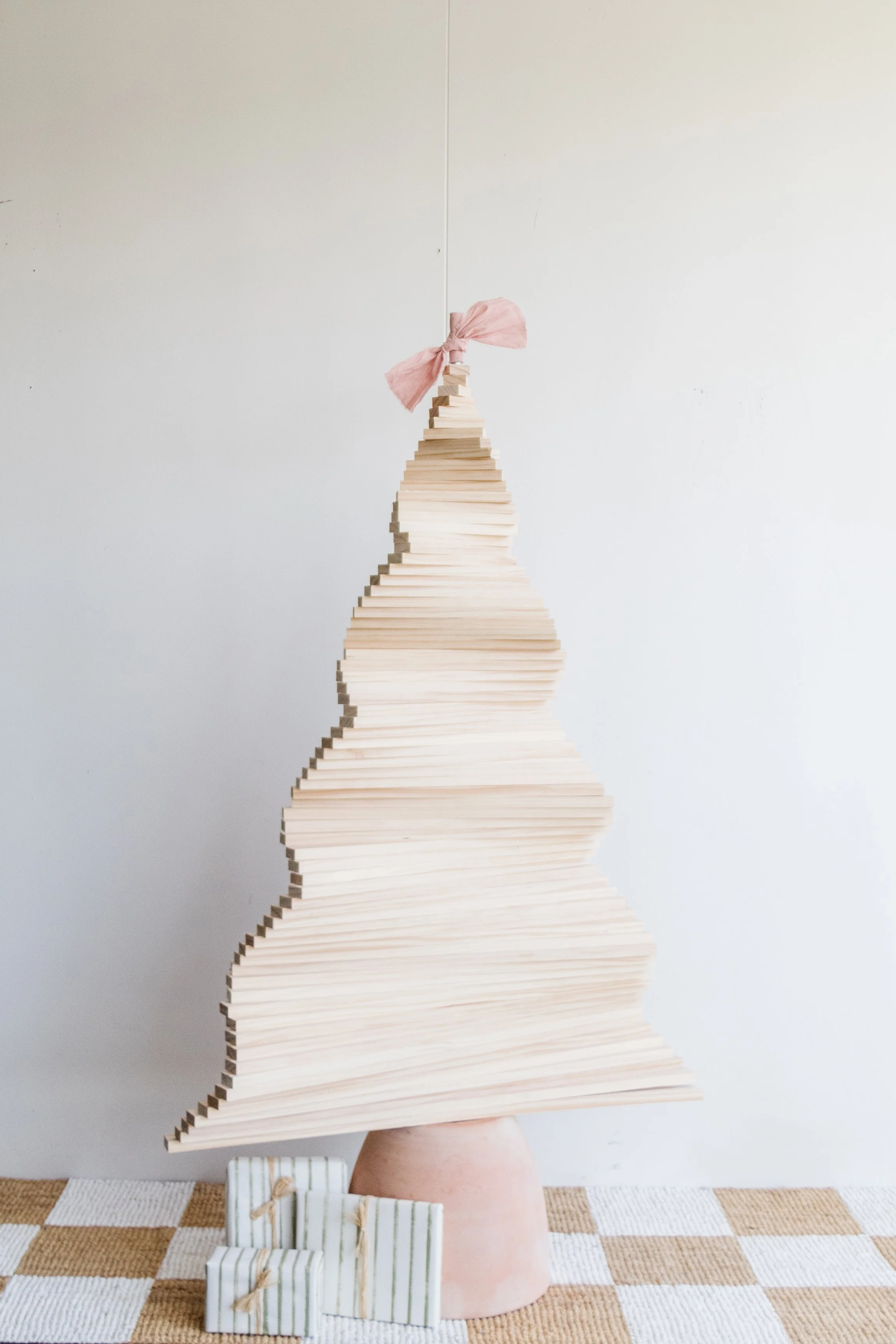 Spiral christmas discount tree