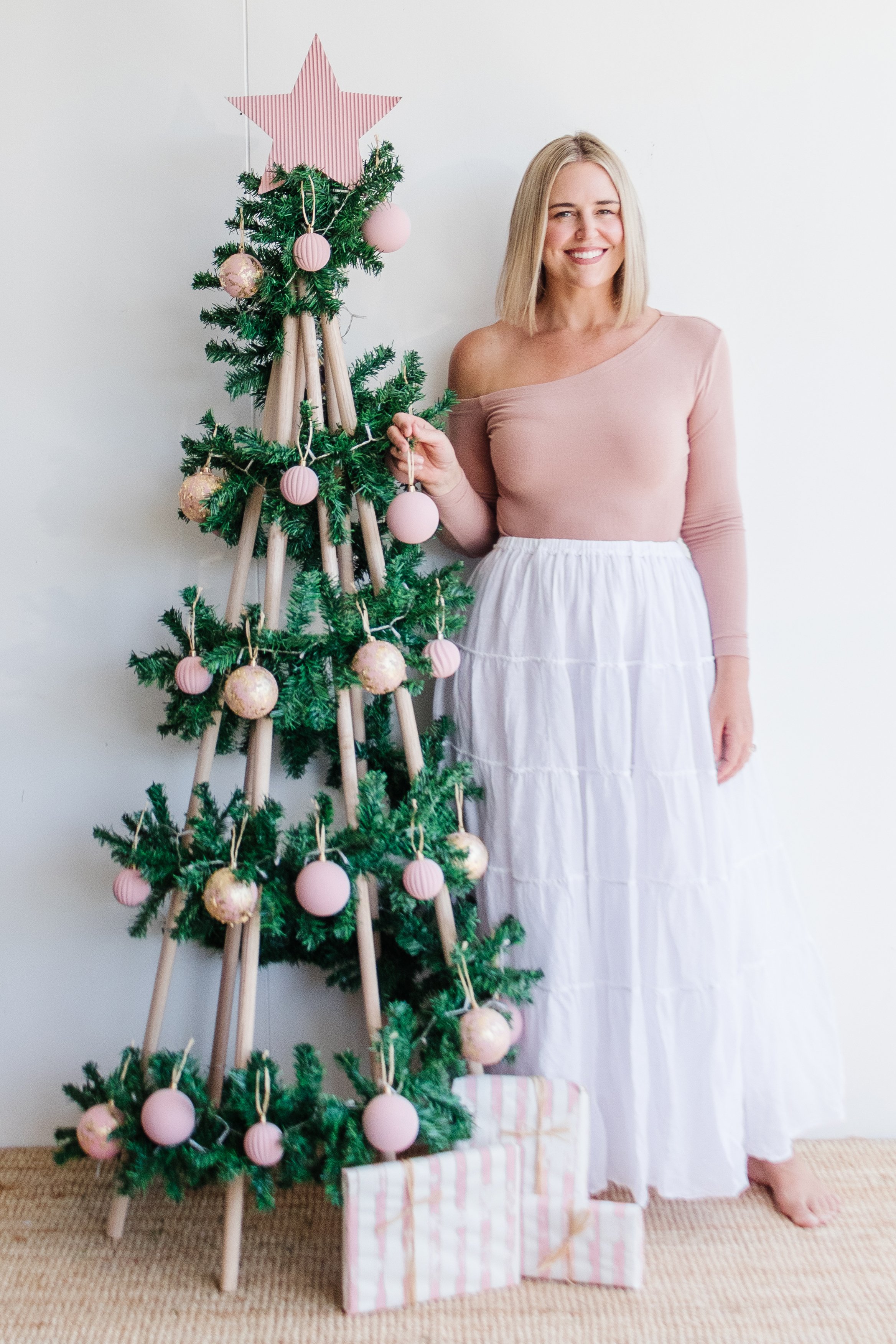 How to Make DIY Yarn Pompom Trees for Christmas Decor