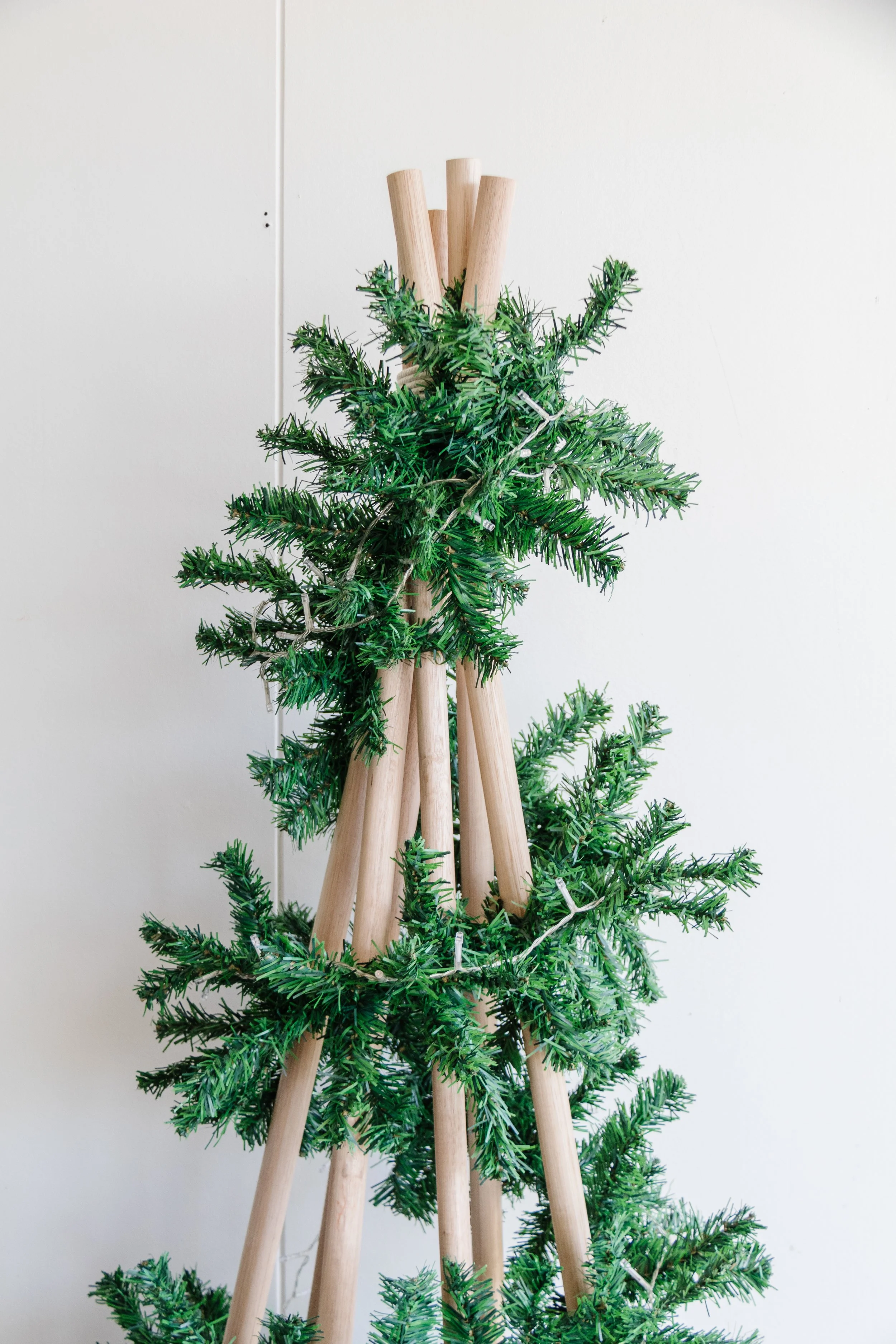 DIY Dowel Christmas Tree — Smor Home