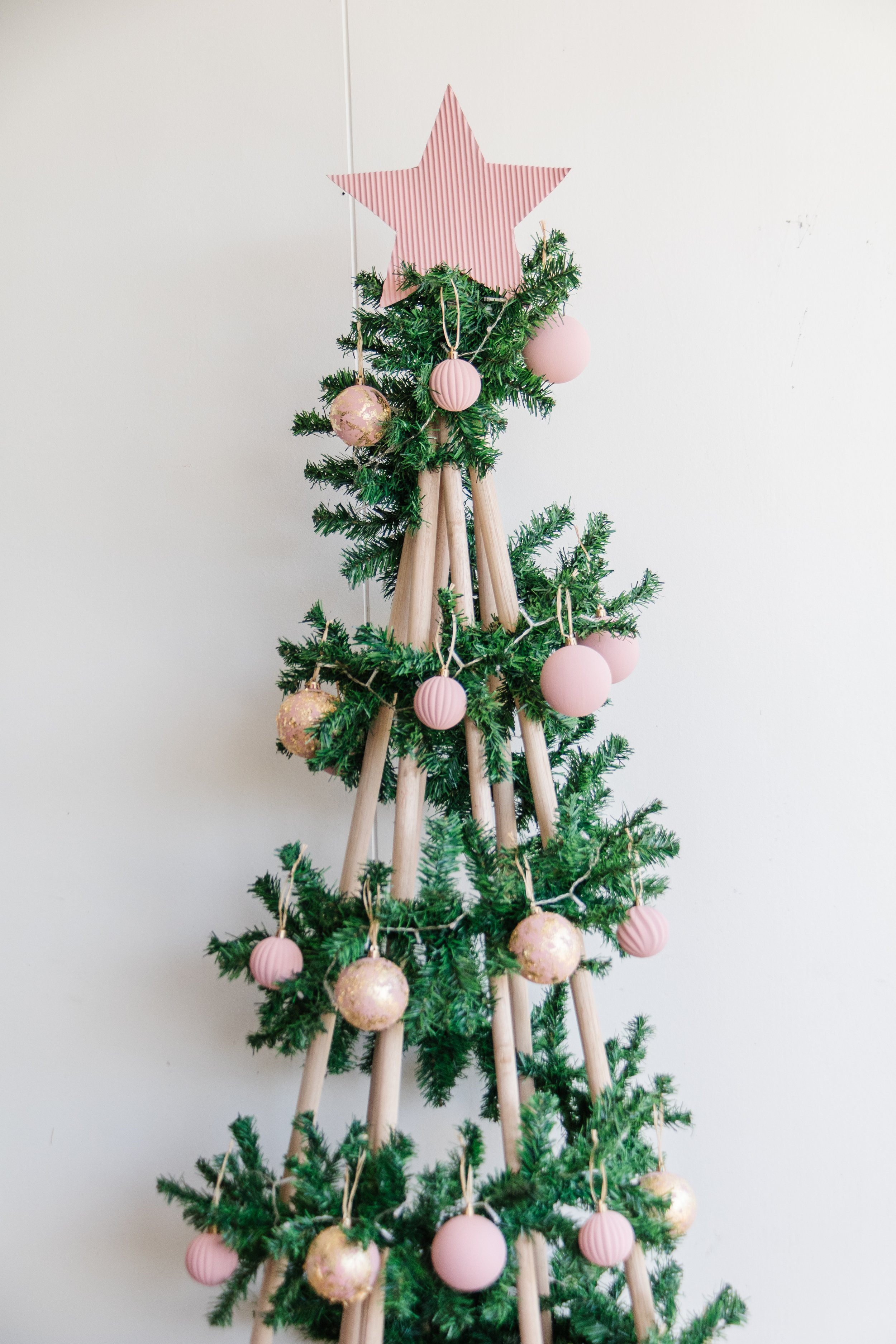 Keep your Christmas tree simple this year with these DIY wooden bead  garlands and clay ornam…