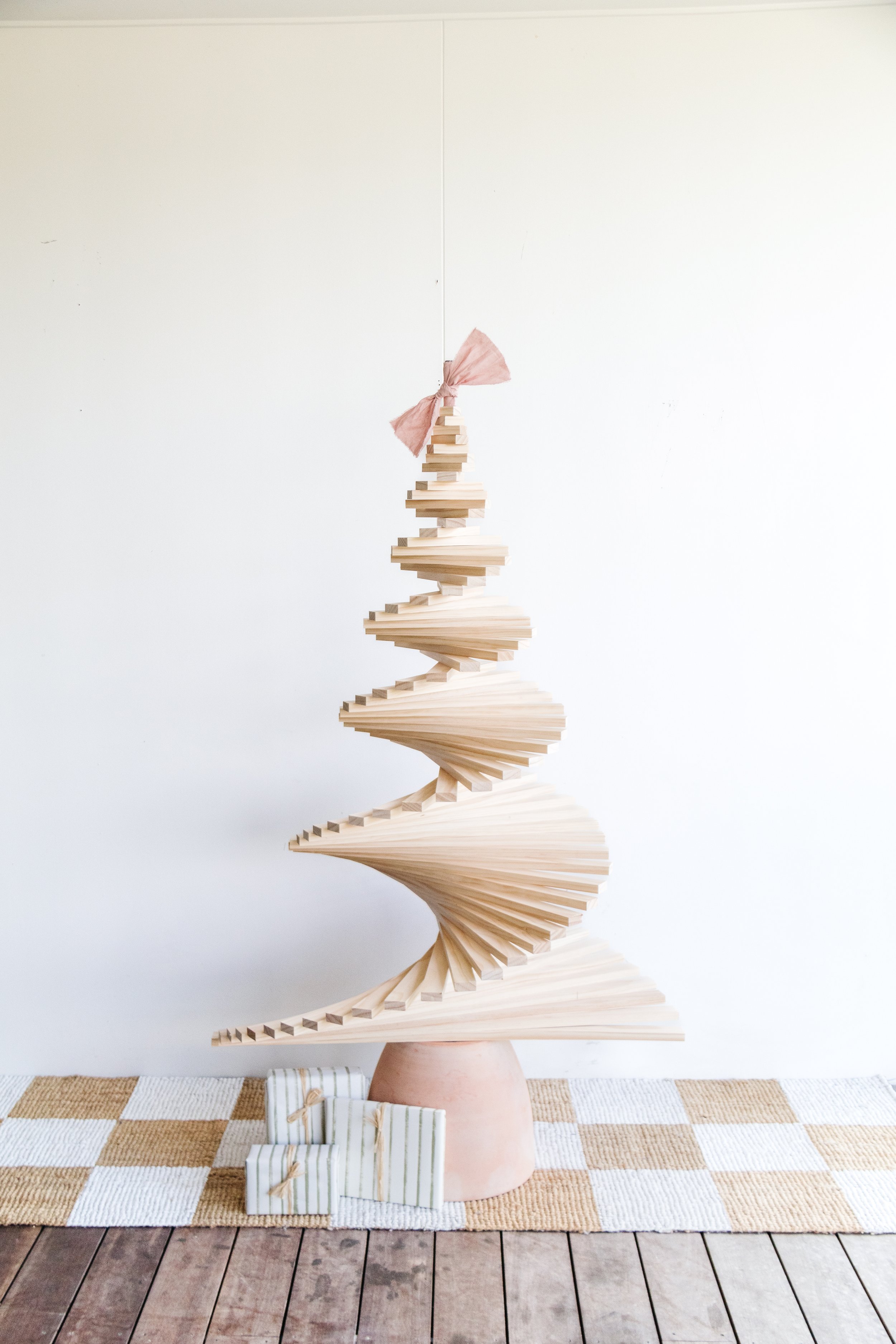 DIY Wooden Christmas Tree (2 of 8).jpg