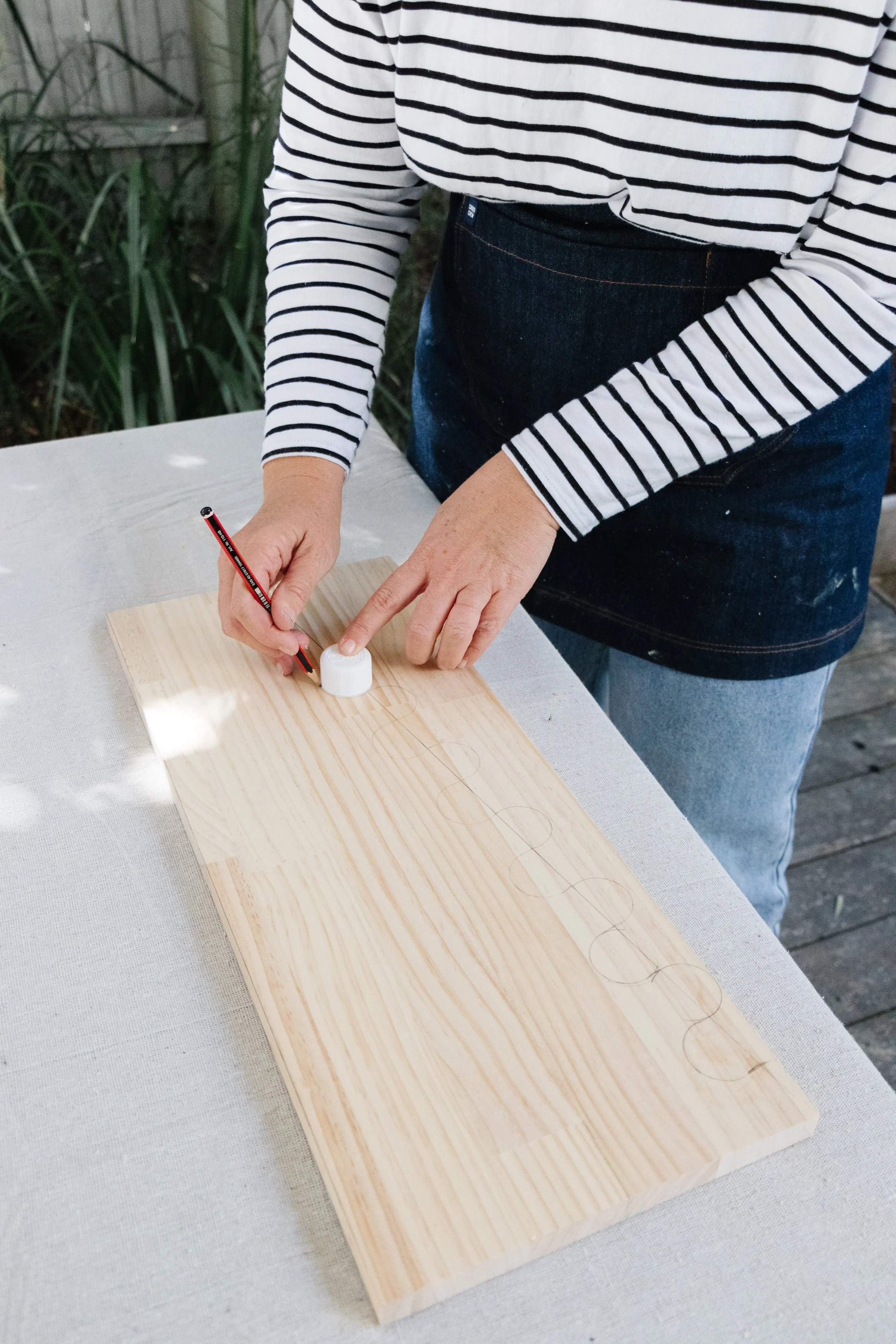 DIY Wooden Wavy Side Table (an Anthropologie dupe!) — Jaharn