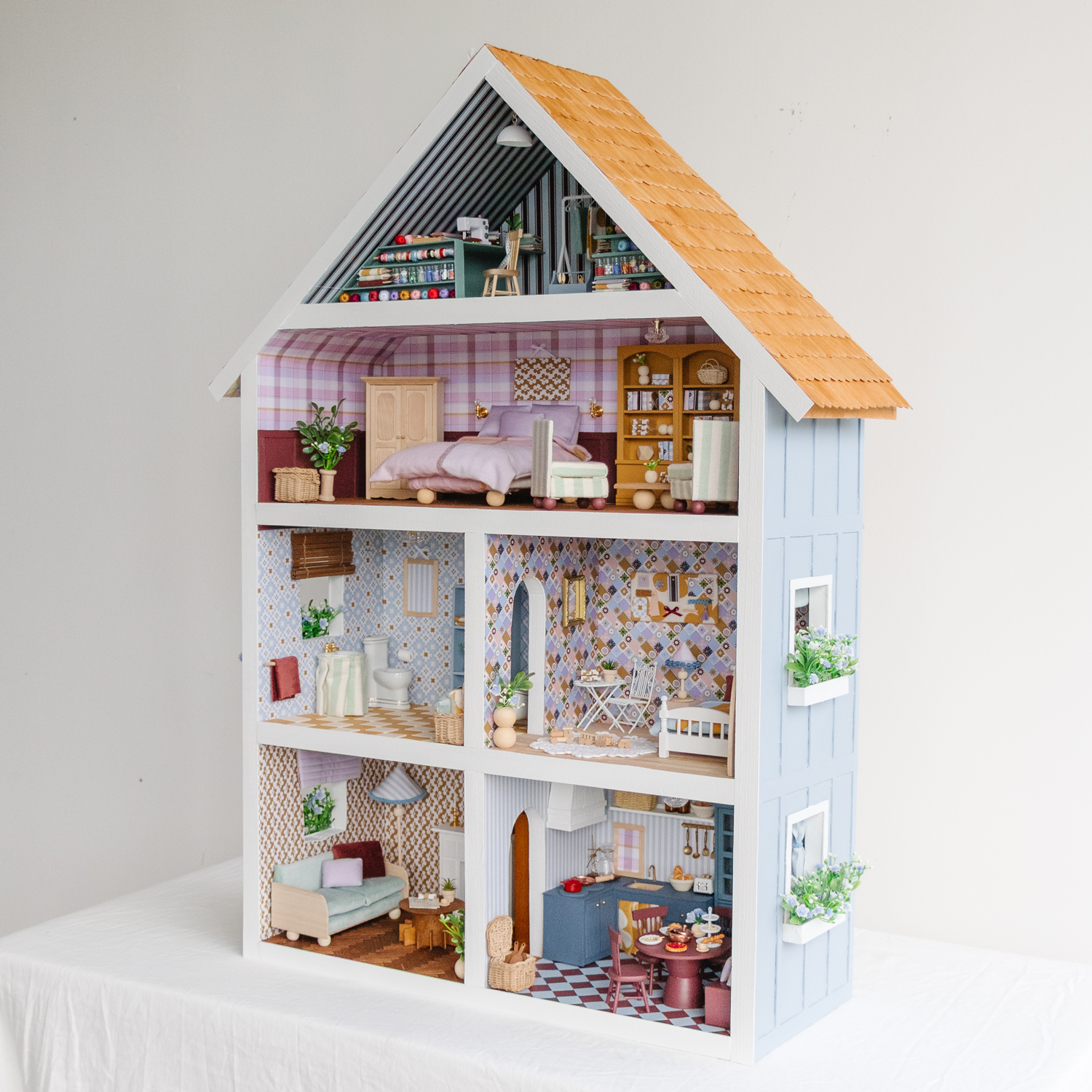 How-To-Build-A-Dollhouse-(1-of-13).png