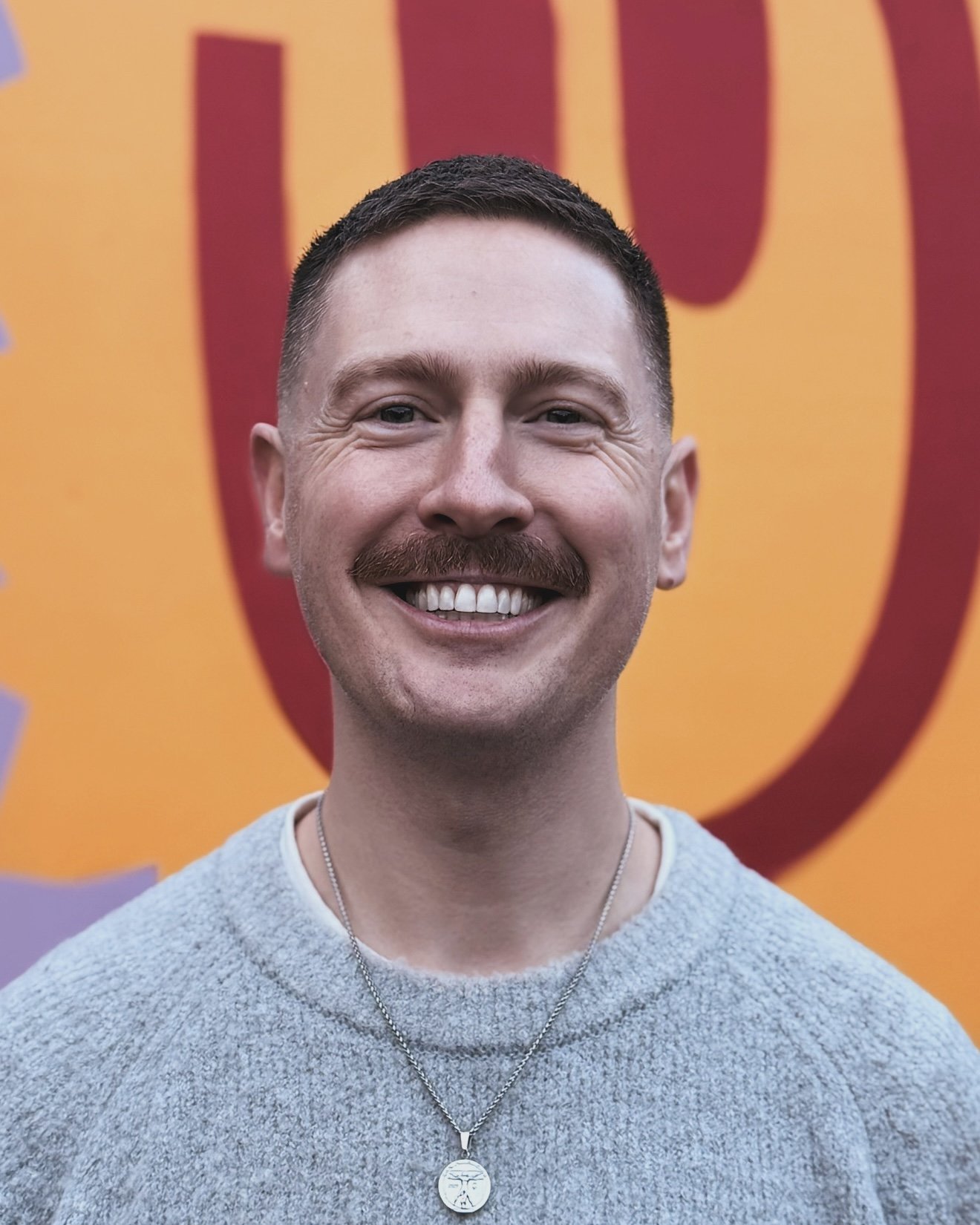KARL CONSIDINE HEADSHOT: SOBER SPEAKER, CREATOR + PRESENTER