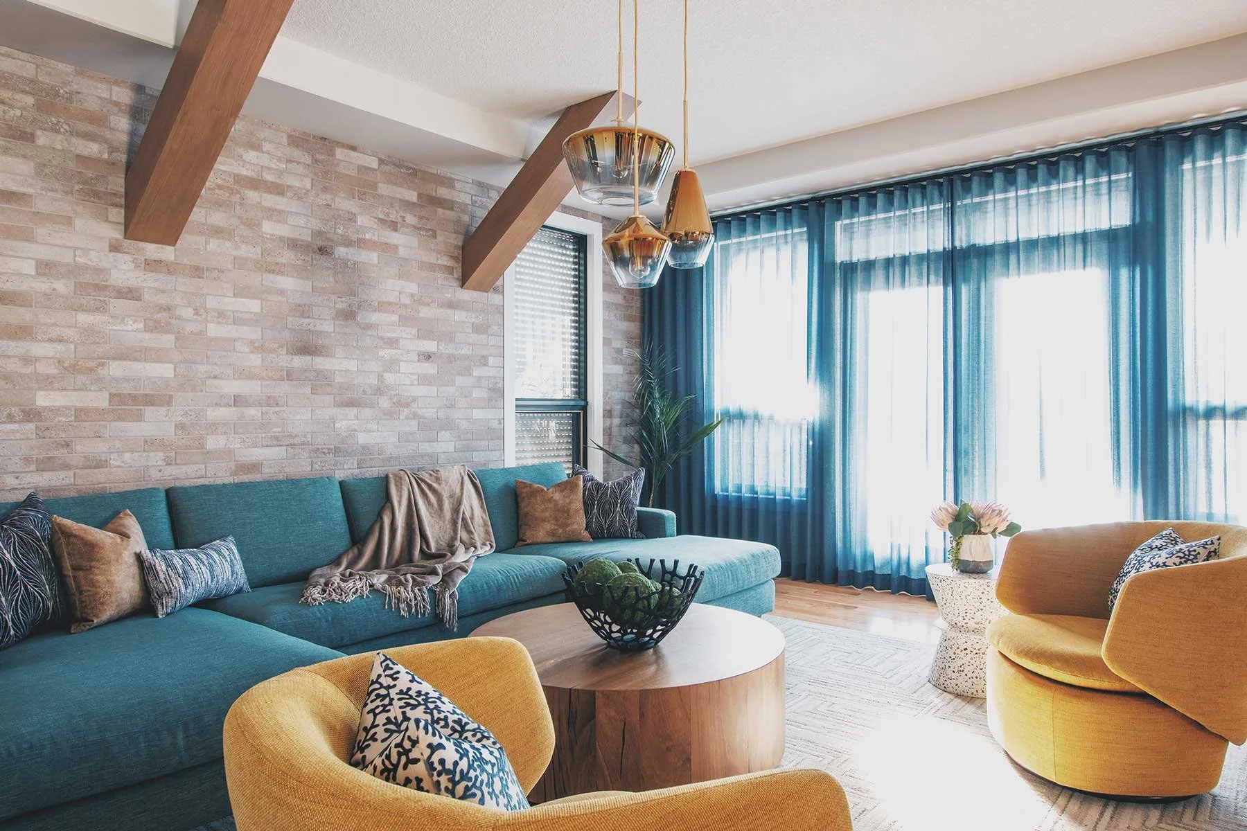 Charming Vibrant Global