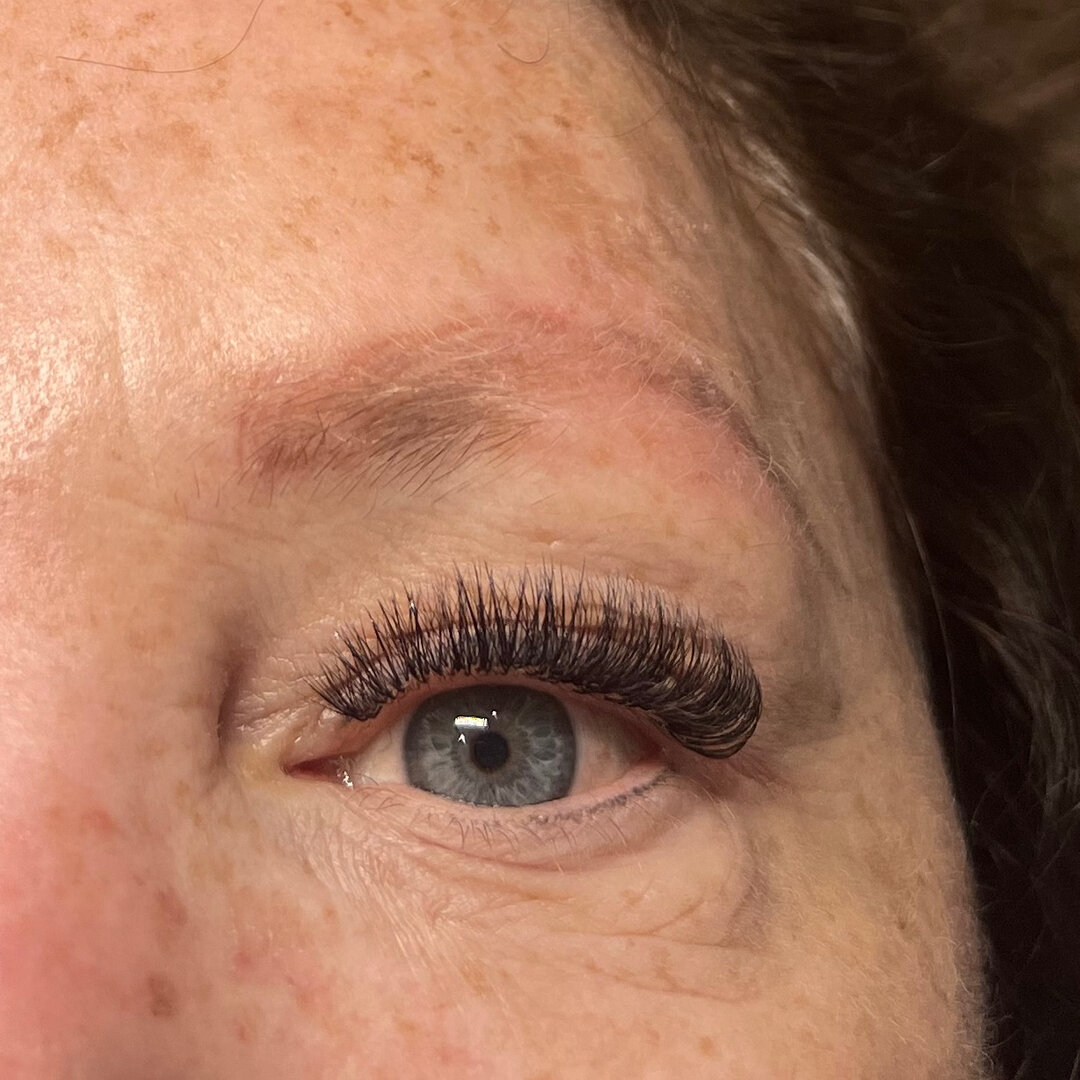 Who doesn&rsquo;t love a good volume set? 😍​​​​​​​​
This natural (yet perfectly full) set was done beautifully by our lash artist, Maggie! We are always taking new clients. Text us at 509-961-1699 and let&rsquo;s get you looking picture perfect for 