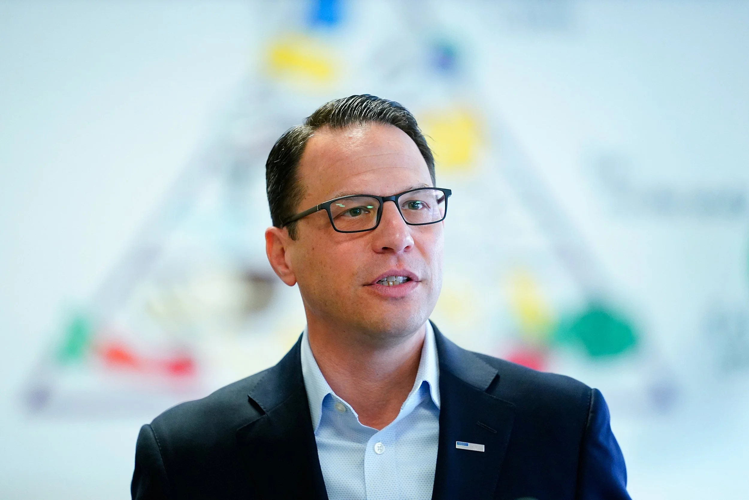 Governor Shapiro Signs Executive Order to Open Up New Opportunities for Small Businesses and Small Diverse Businesses, Improve State Procurement Practices