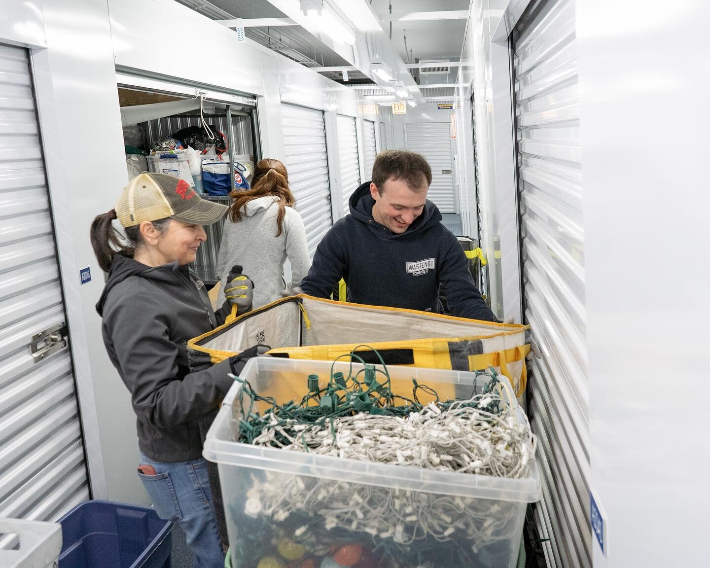 This week, the WasteNot team helped collect and transport all of the holiday lights that were collected by @reducewastechicago this season 🎄

WasteNot partnered with Reduce Waste Chicago this year to collect broken holiday lights from our residentia