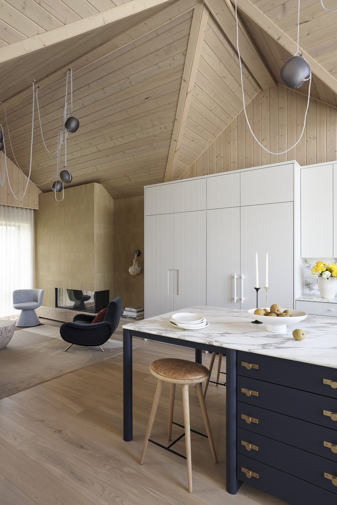 1400pxPlaidfox_Laburnum_0625.jpg