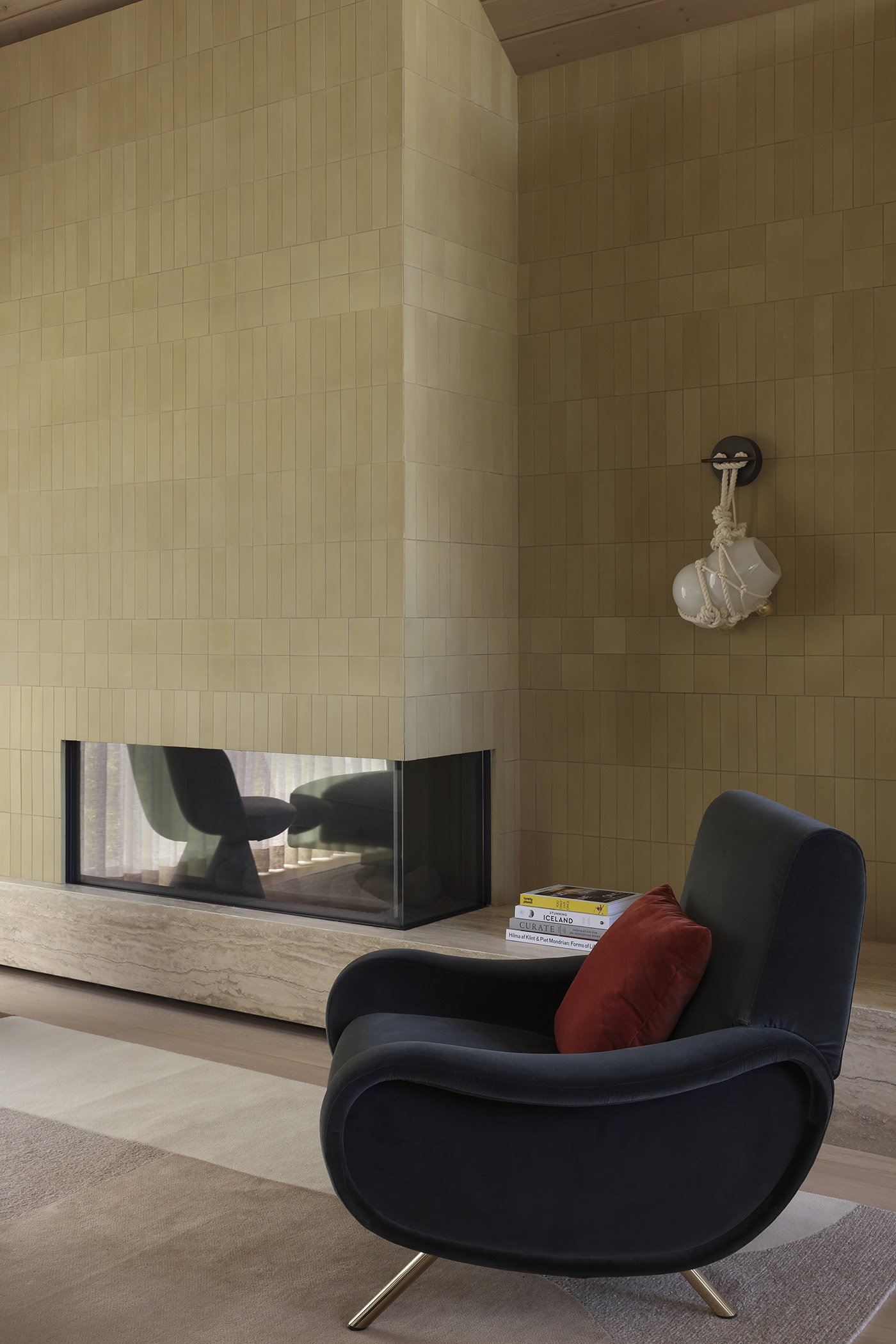 1400pxPlaidfox_Laburnum_0592.jpg
