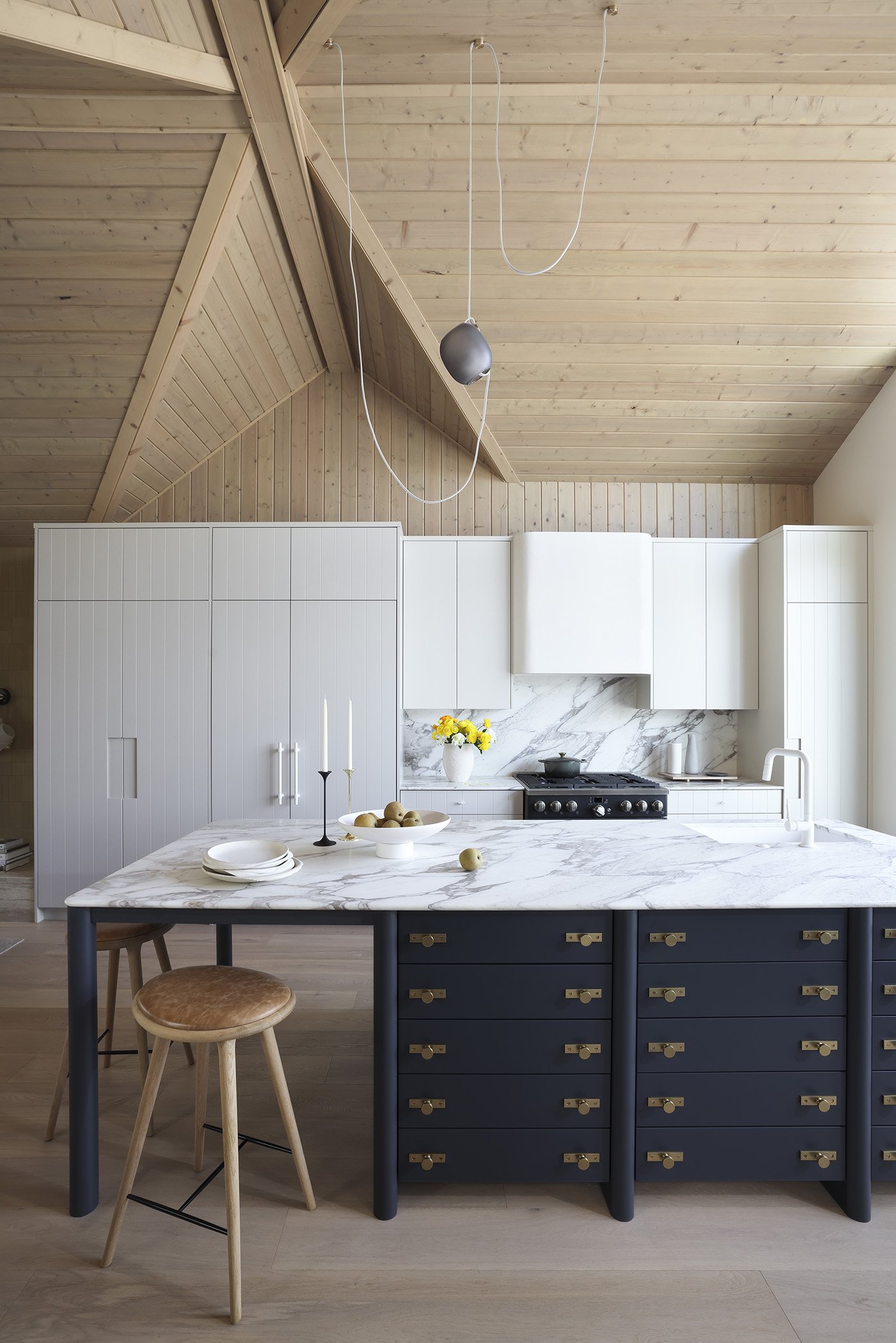 1400pxPlaidfox_Laburnum_0670.jpg