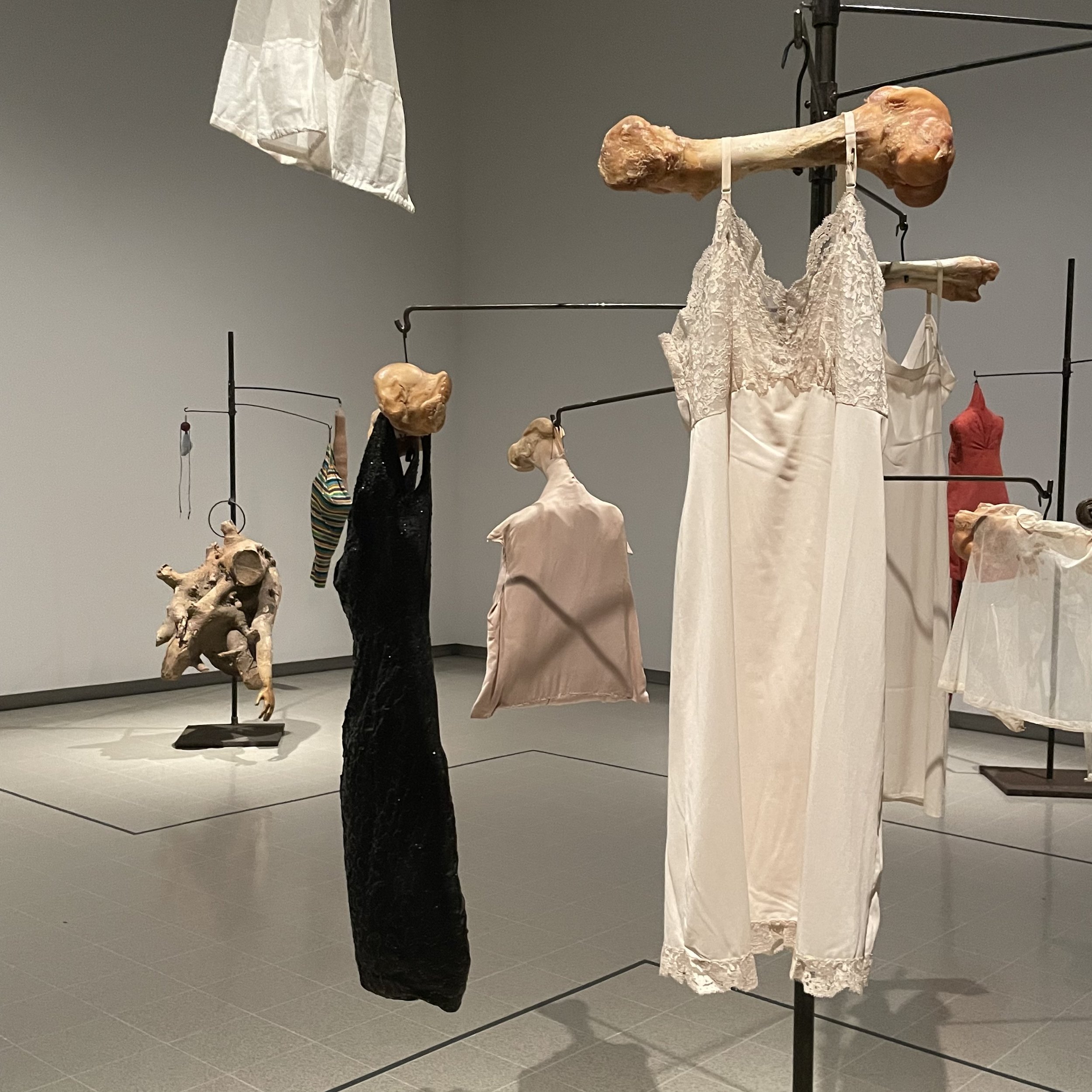 louise bourgeois clothes