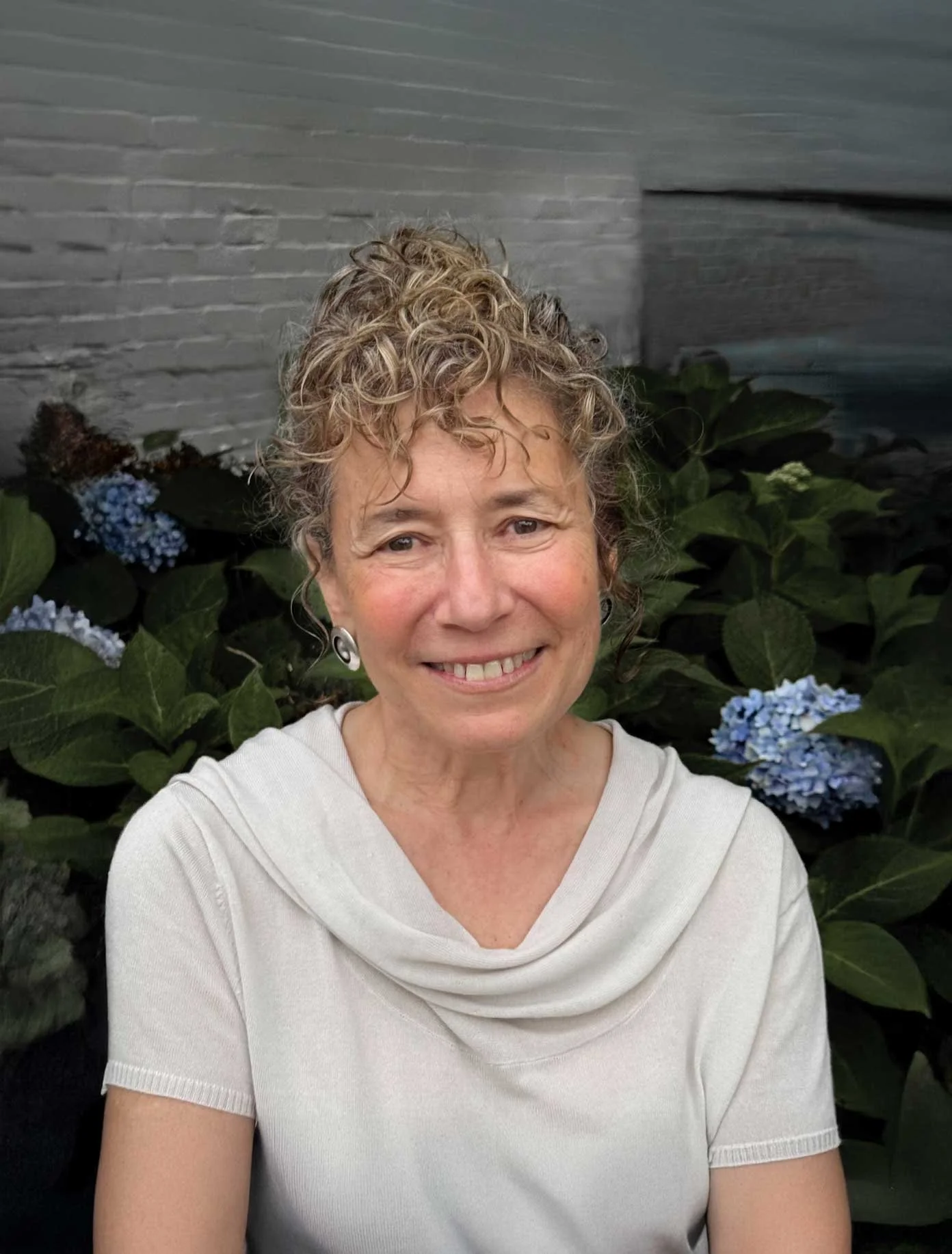 Julia-Paradise-Therapist-Headshot---Arbit-Counseling