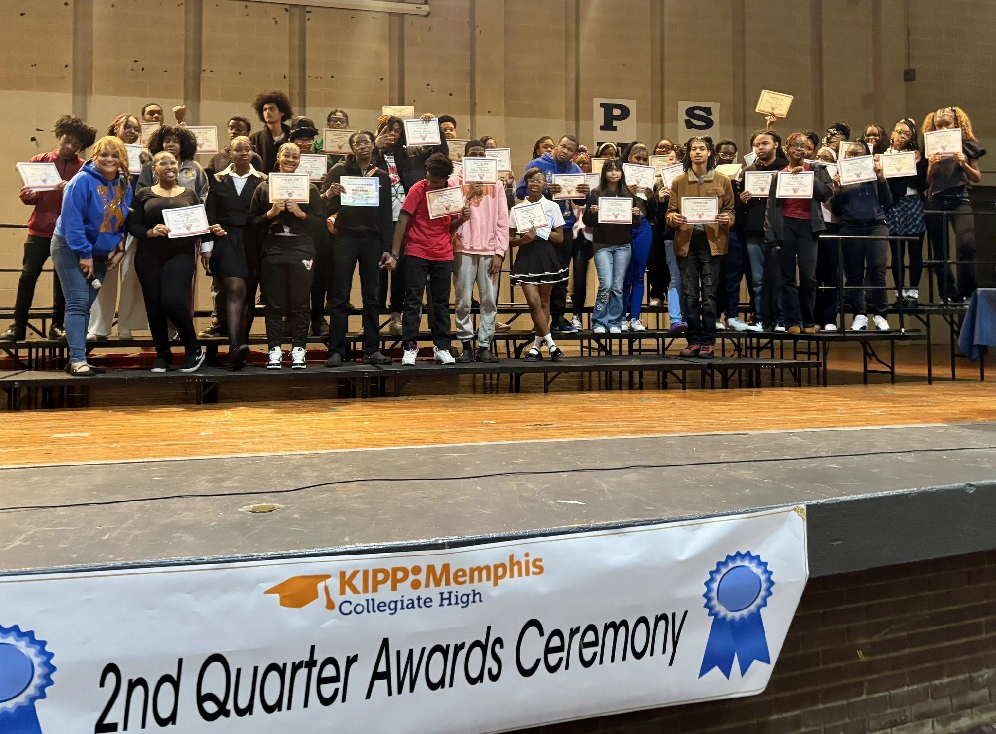 We're celebrating our 2nd quarter Honors students at KIPP Memphis Collegiate High who showed up, stayed focused, and put their best foot forward all quarter long. Your hard work, growth, and commitment to excellence do not go unnoticed, keep shining!