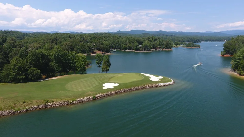 A drone shot of the Lake Keowee Golf Course 