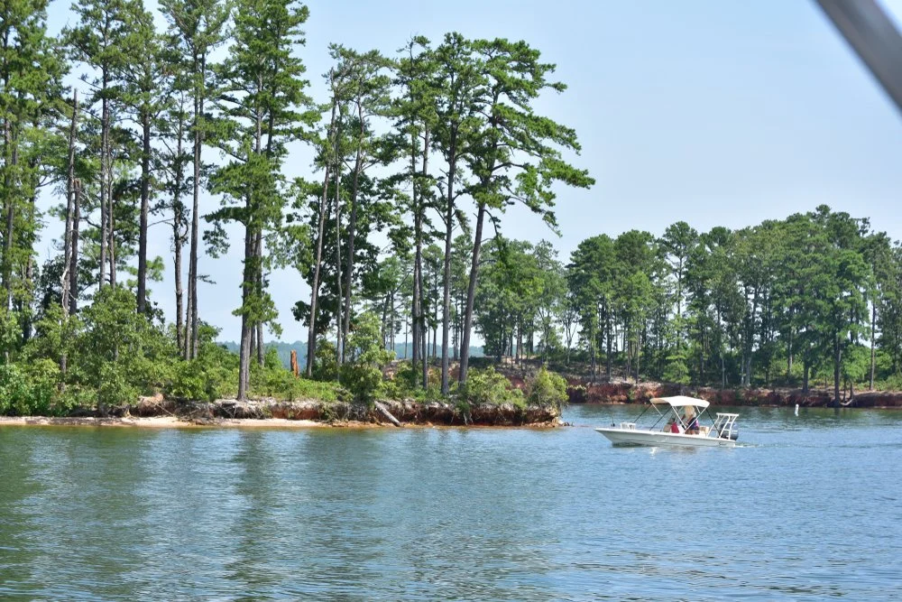 Lake Murray is huge - over 600 square kilometers of shoreline and over 100 islands. 