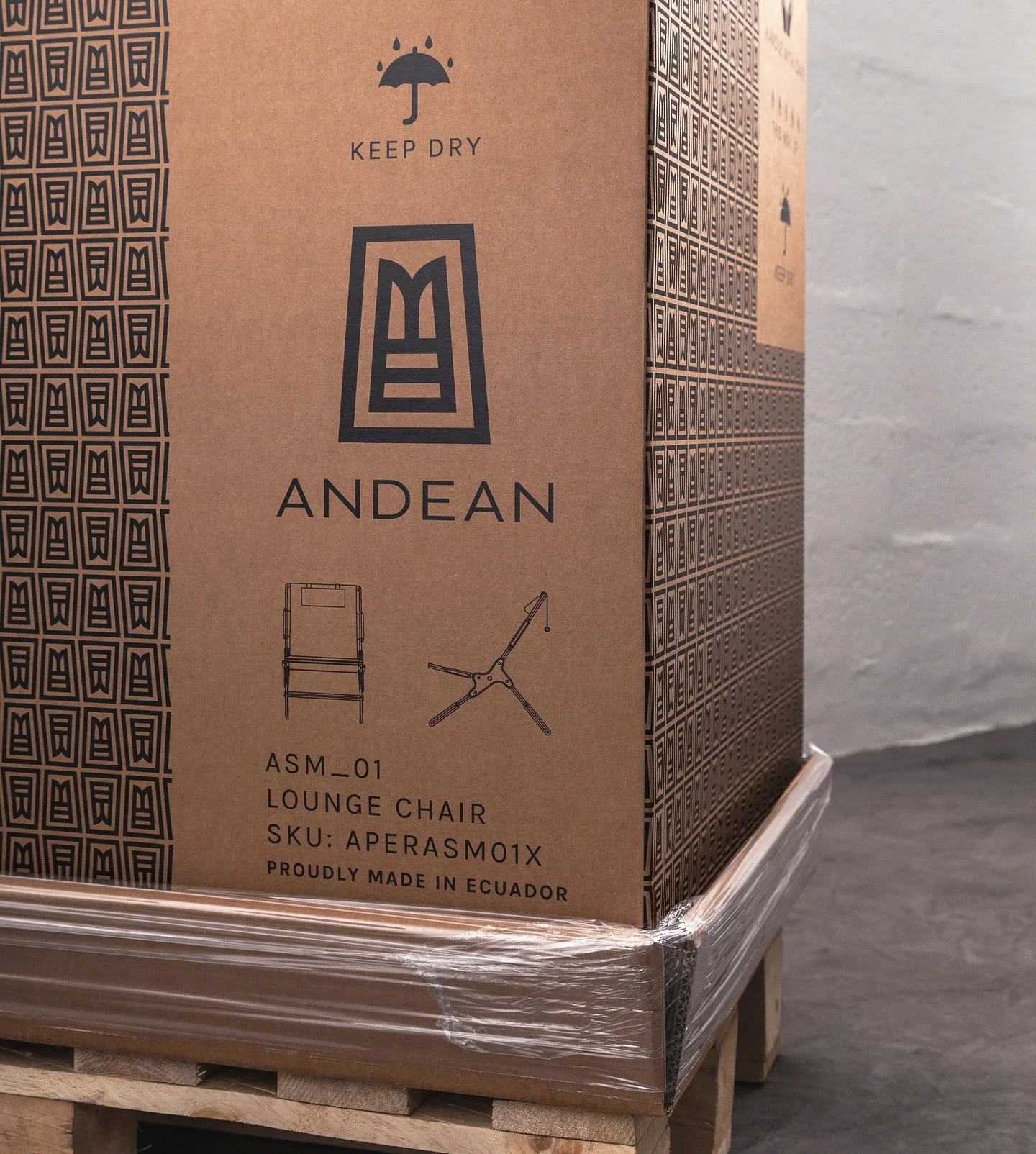 ANDEAN: EQUATORIAL DESIGN
Proudly made in Ecuador
Explore our new collection at the link in bio or:
@1stdibs 
@adorno.design 
@perigold
@mathishome 
@theoblist 
PHOTOGRAPHY BY: @chrisfalcony
#andean
#estudioandean
#equatorialdesign
#furnituredesi