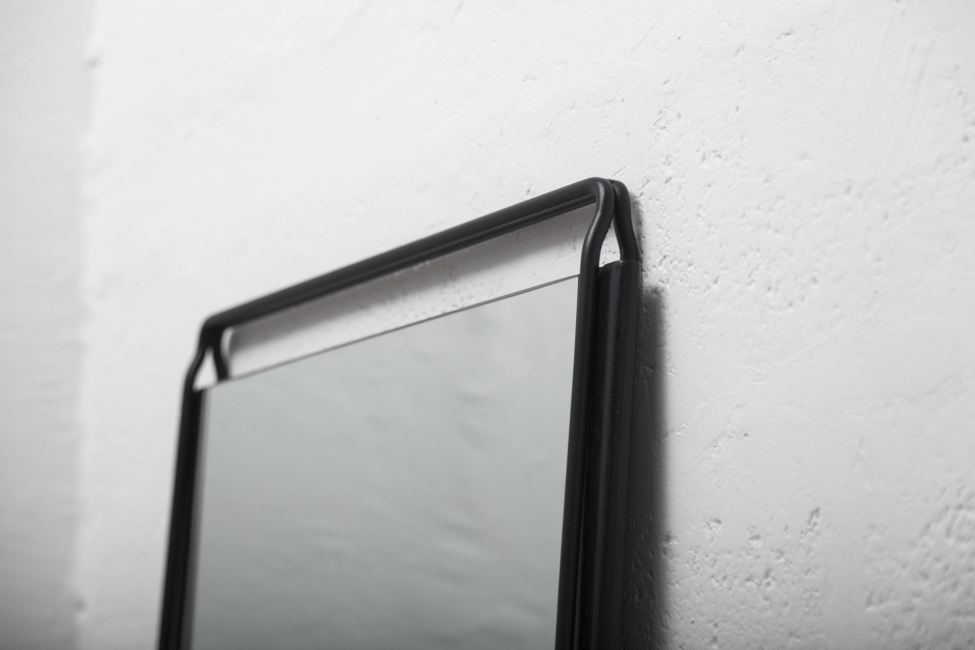 ANDEAN_PERFIDIACOLLECTION_PERFIDIA01FLOORMIRROR_CUTOUT_08_CHRISFALCONY.jpg