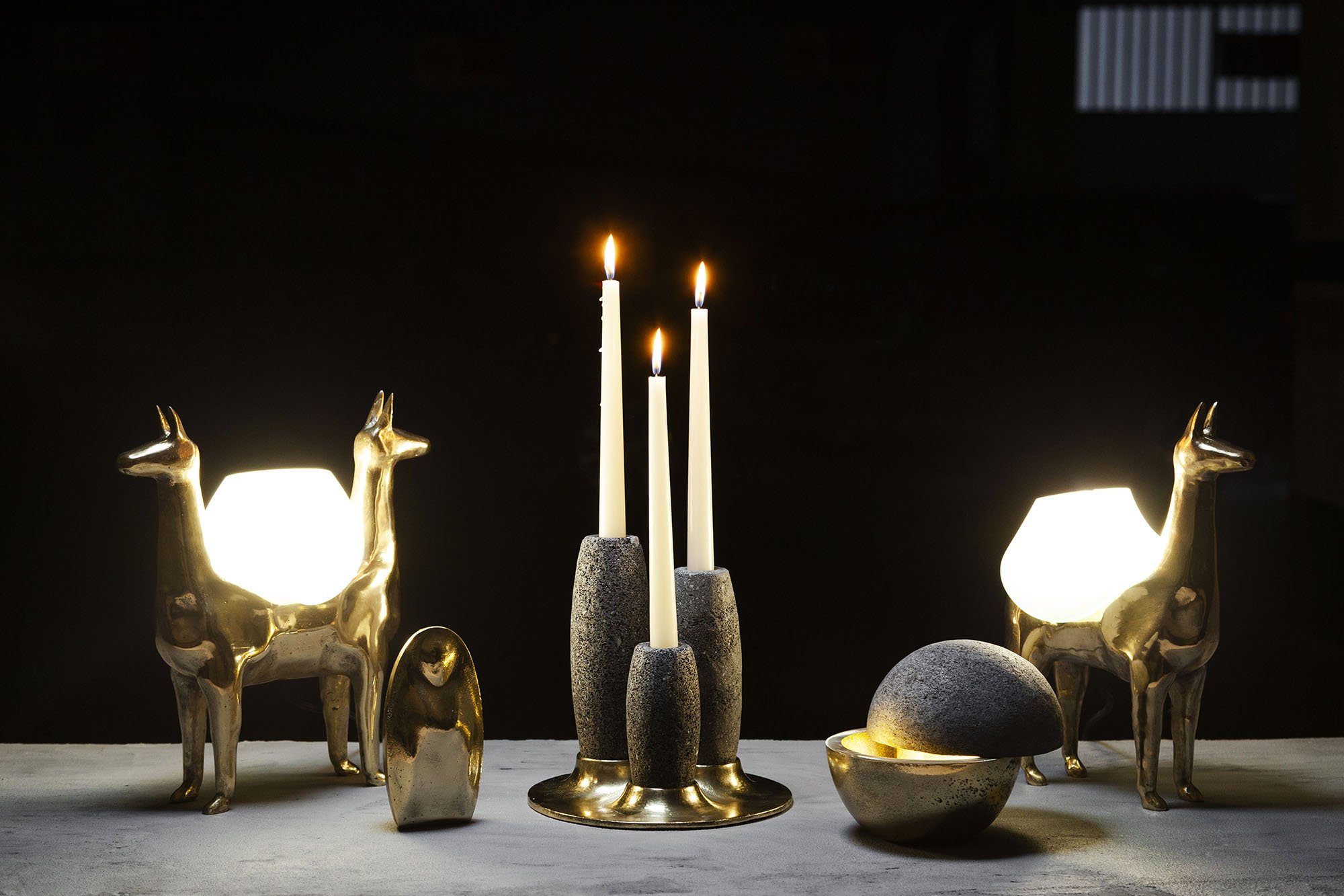 LLAMAS Table Lamp in Casted Bronze and Handblown Glass - ANDEAN