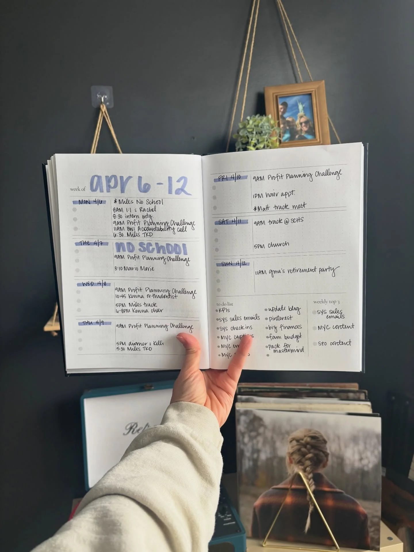 this is what a week in my SYS Planner actually looks like ⤵️

it's easy for me to show you my pretty handwriting + perfectly laid plans...

but what you don't usually get to see is:

✨ the cancelled meetings
✨ the unfinished to-do list
✨ the prioriti