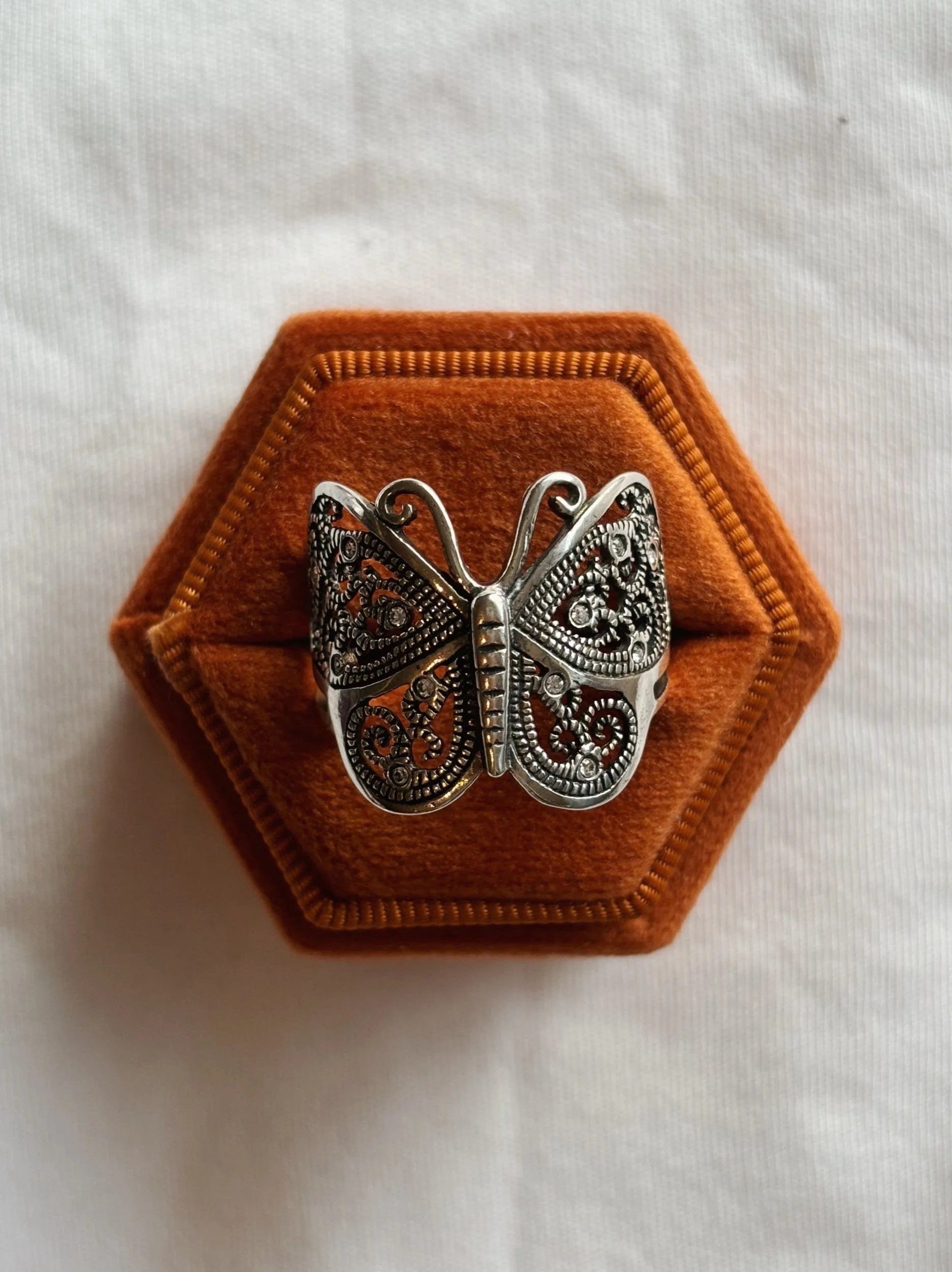 VINTAGE BUTTERFLY RING