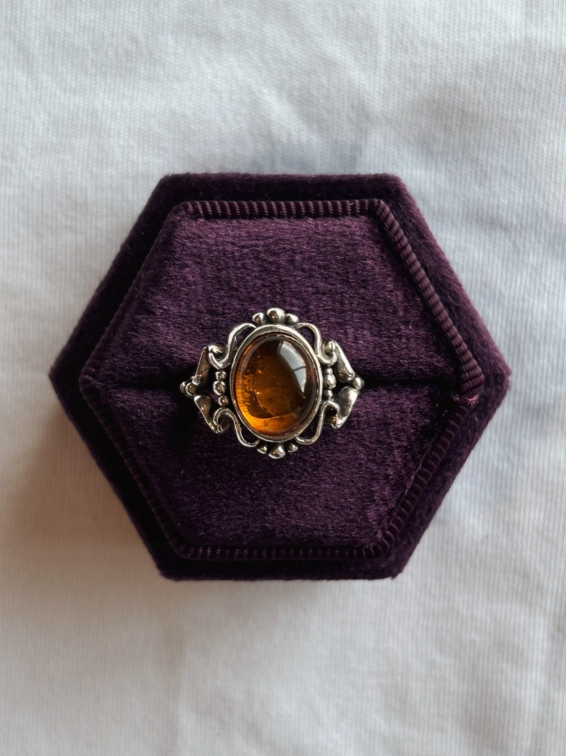 VINTAGE AMBER RING