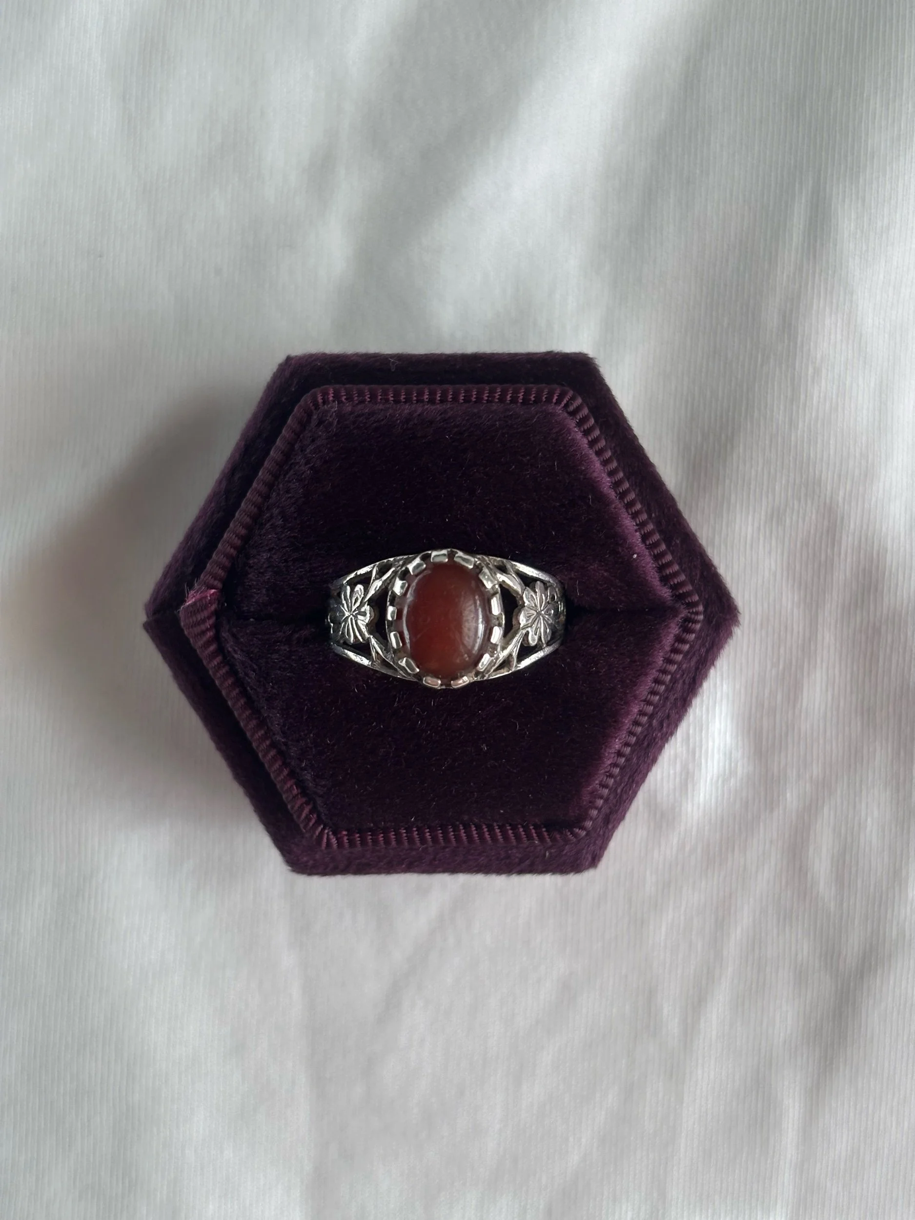 VINTAGE RED FLORAL RING