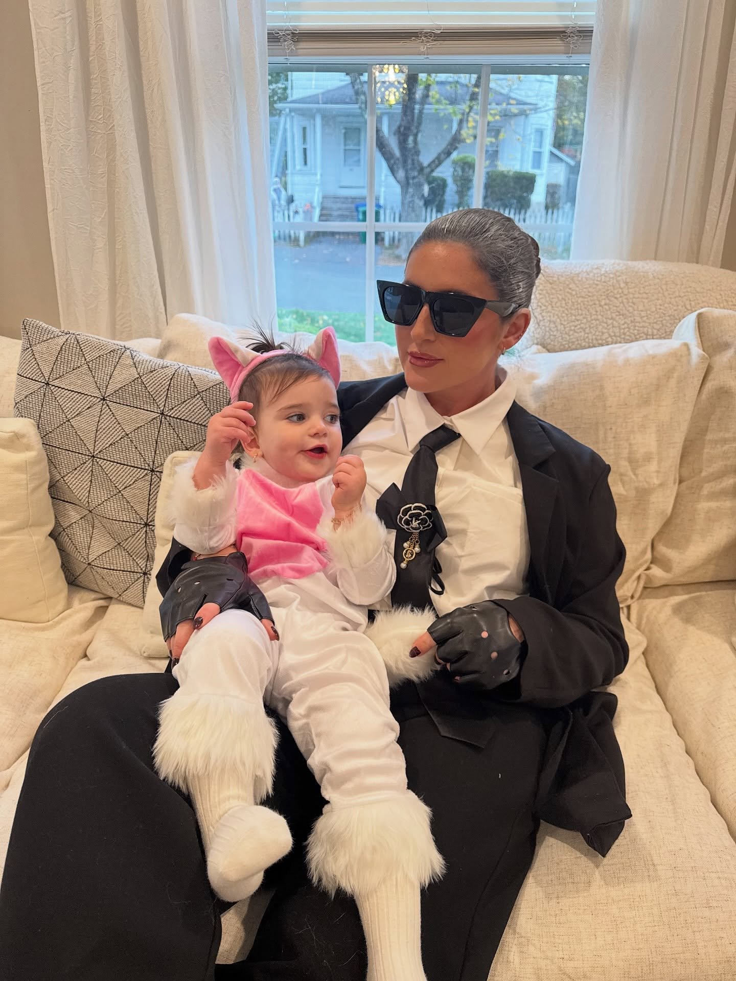 Karl + Choupette 🐱 🖤
Choupette was done modeling for the day and just wanted her candy. 

@karllagerfeld @choupetteofficiel