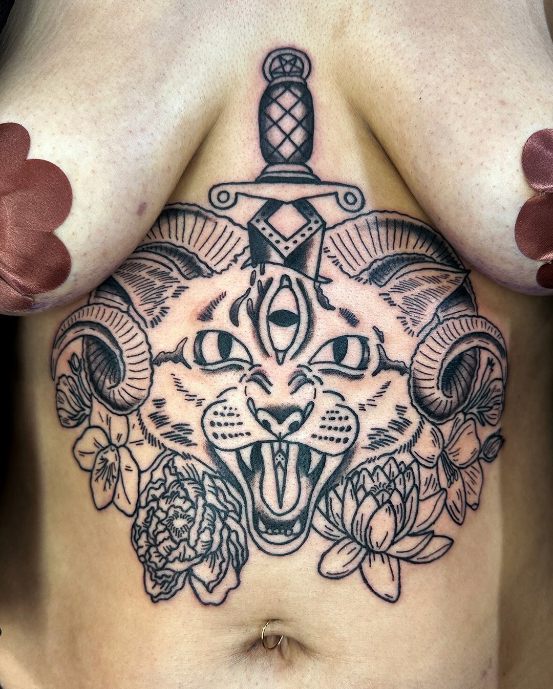A custom demon cat sternum piece for the amazing Taylor at @playhausbakery I had so much fun design this piece for them. We will add a bit of color for the next session but happy where we were able to get to in the first session. Email me for any cus